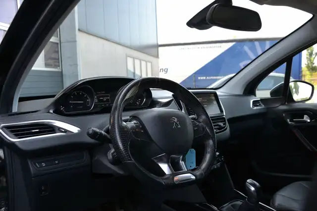 Peugeot 2008 view 6