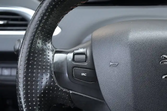 Peugeot 2008 view 14