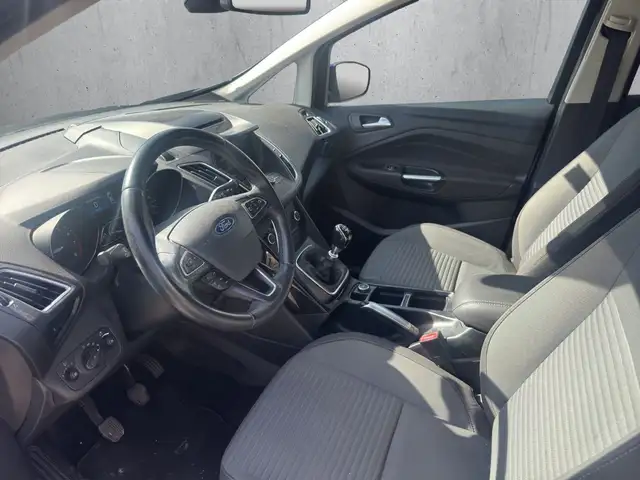 Ford C-Max view 9