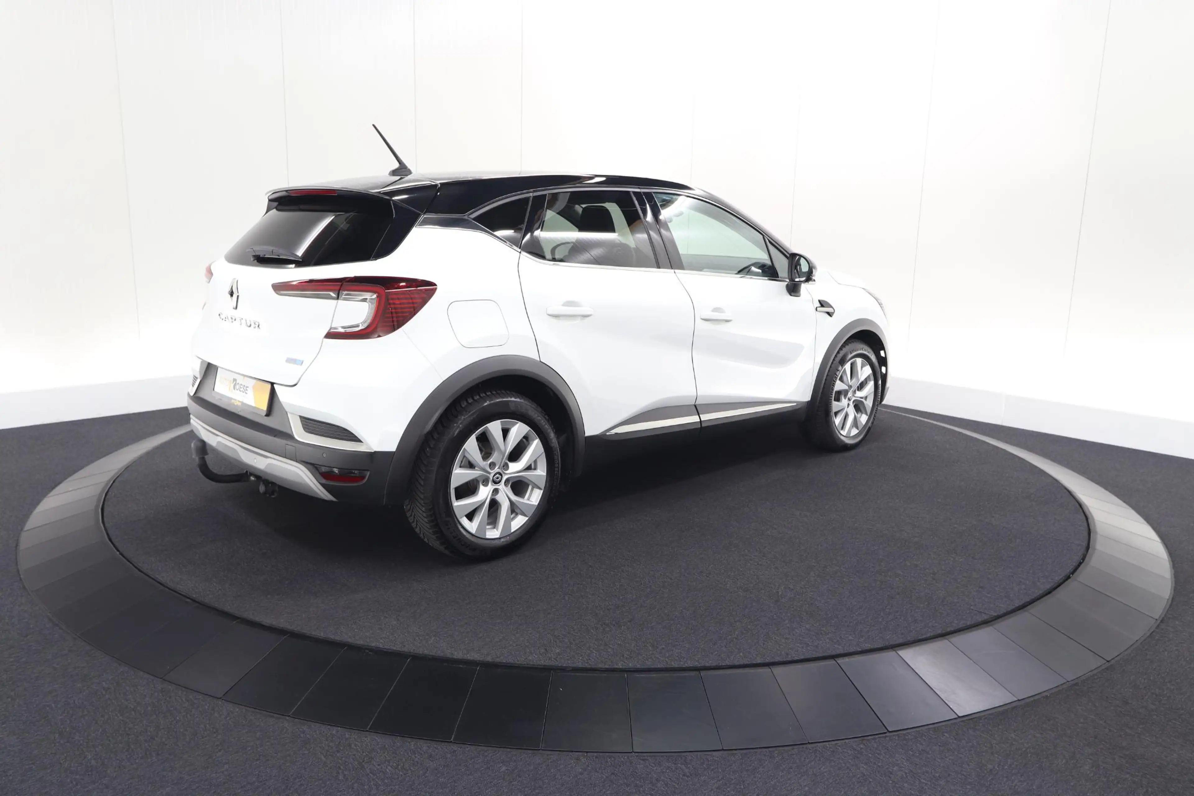 Renault Captur 1.6 E-Tech Hybrid 145 Intens | Trekhaak | Camera | — photo 14