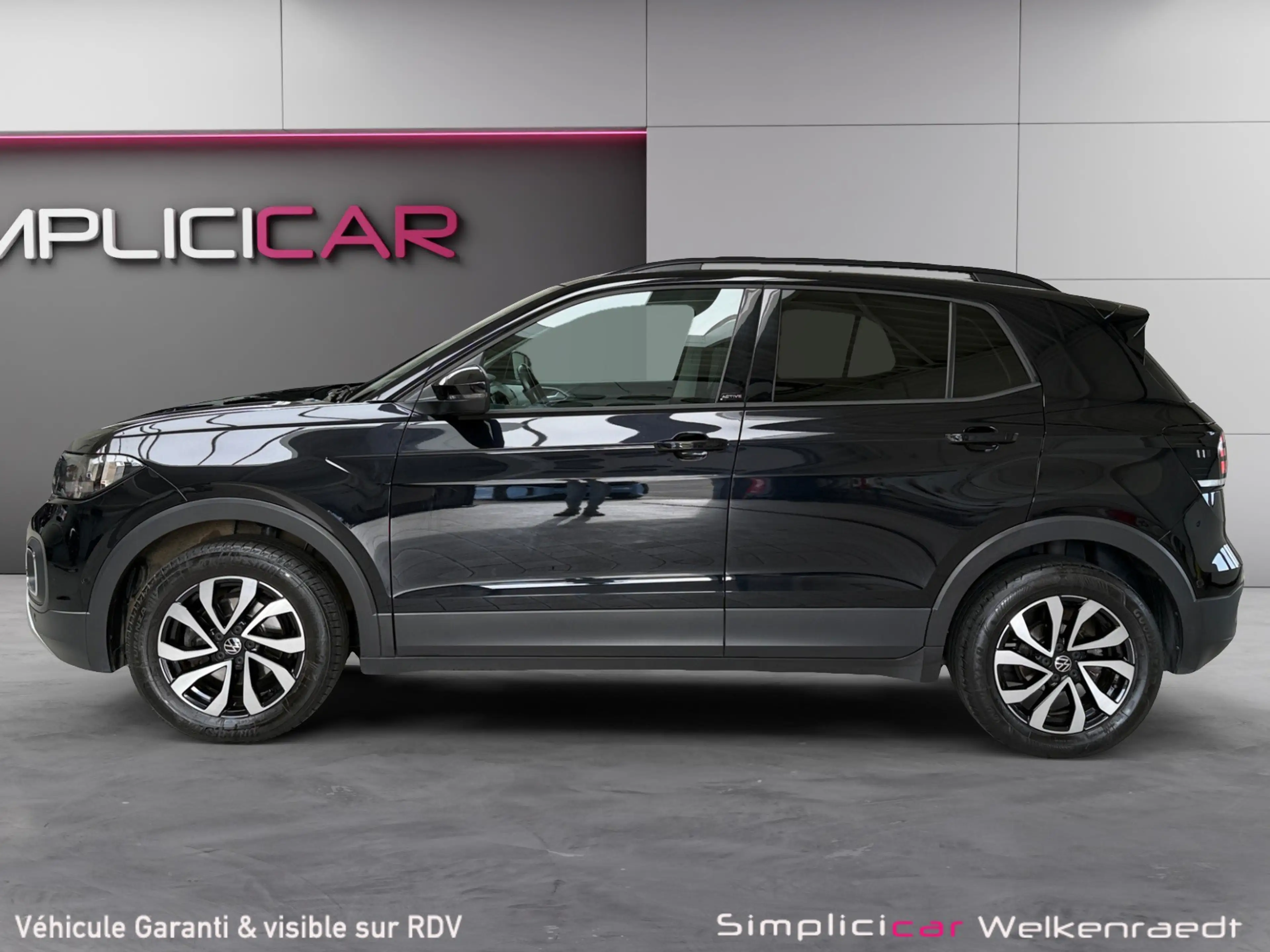 Volkswagen T-Cross T-Cross 1.0 TSI Active / CARPLAY / CAMERA / ACC / LANE ASSIST — photo 4