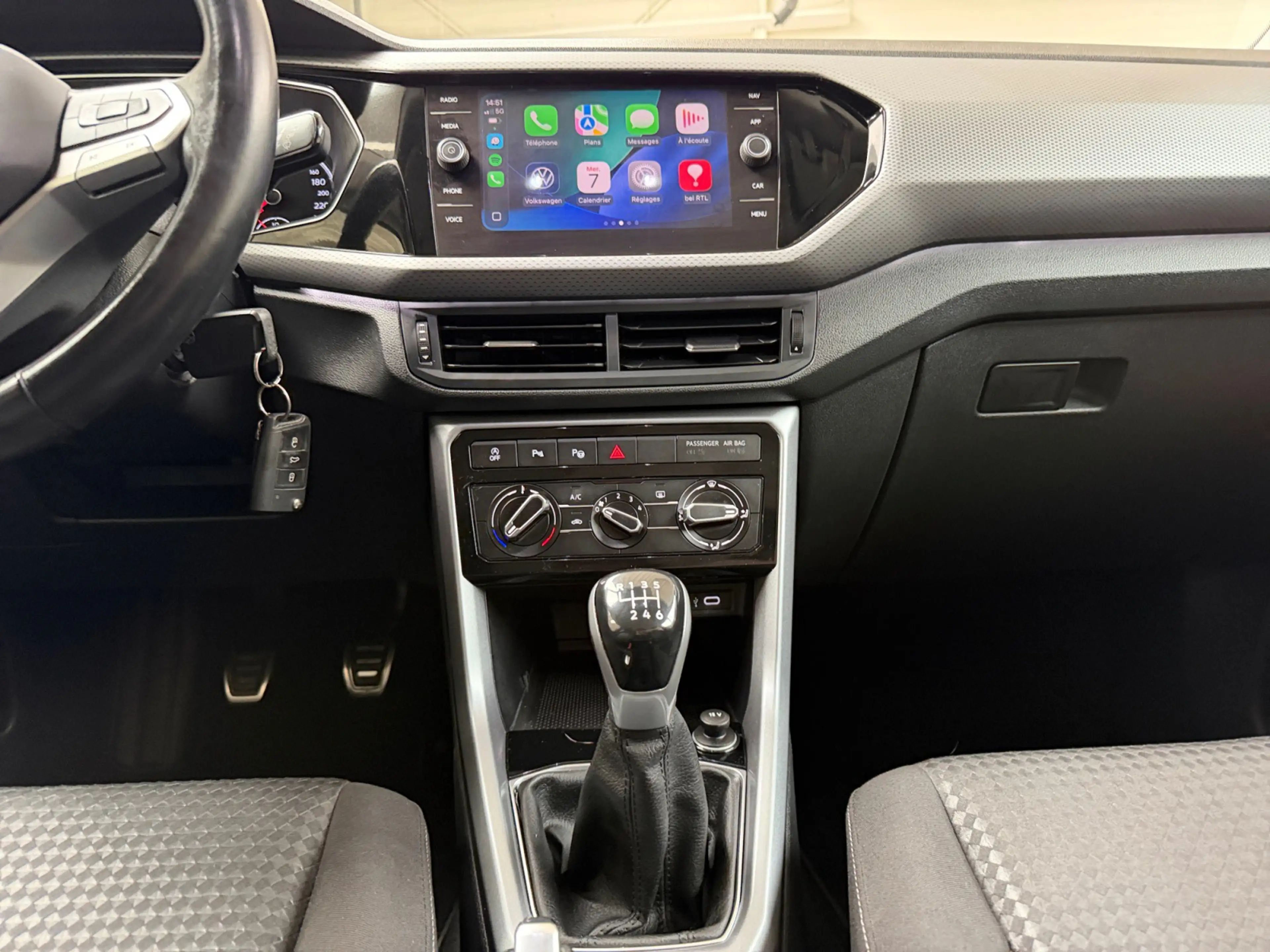 Volkswagen T-Cross T-Cross 1.0 TSI Active / CARPLAY / CAMERA / ACC / LANE ASSIST — photo 10