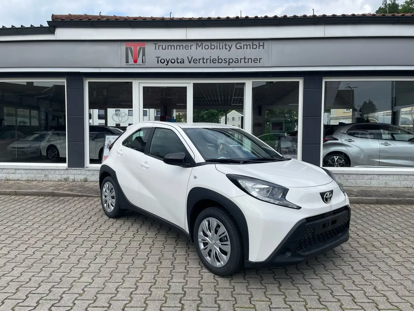 Toyota Aygo Business Edition Blanco - 1