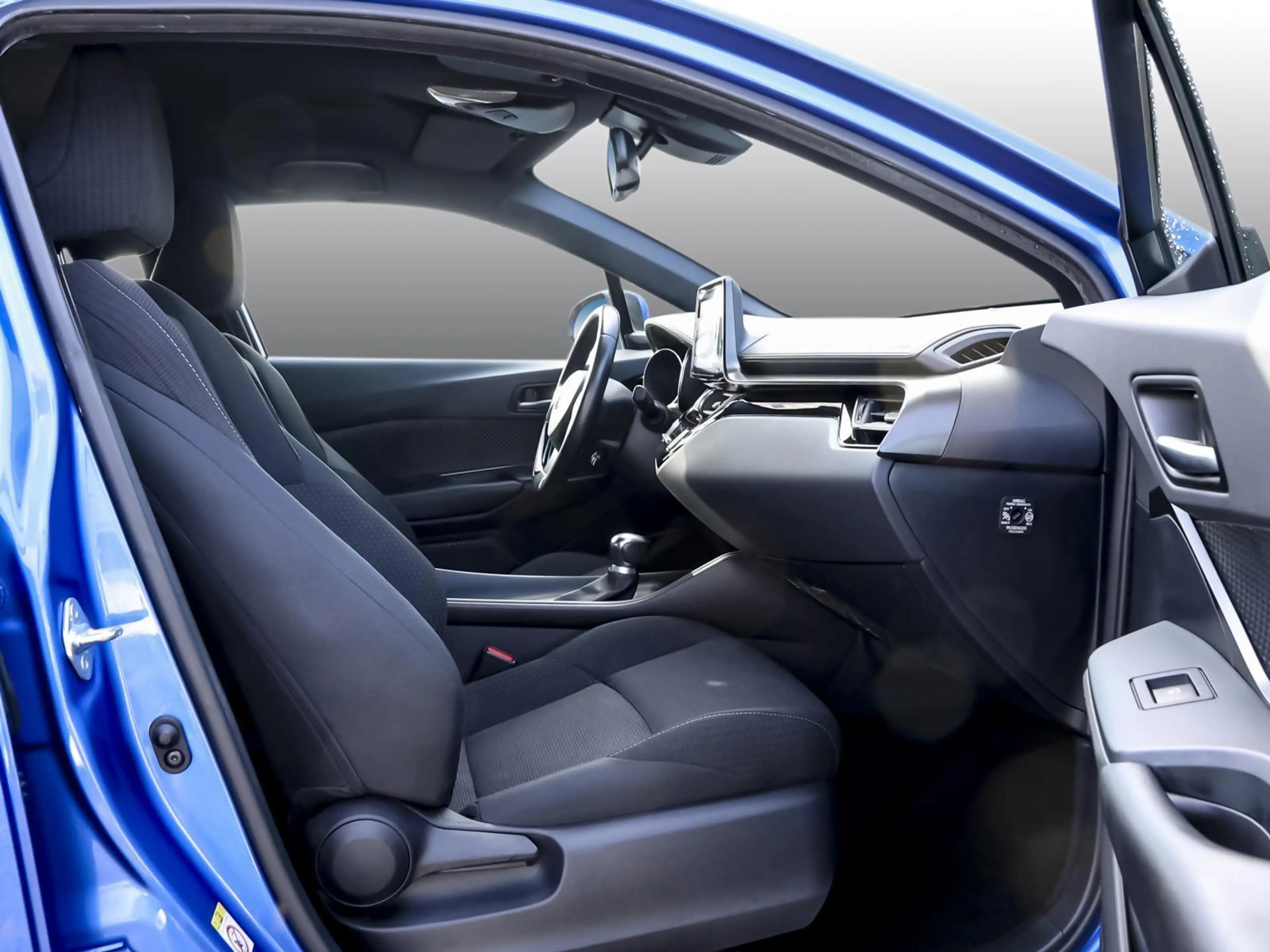 Toyota C-HR 1.8 Hybrid SHZ Kamera KLIMA LM-Felgen BT ZV AUX — photo 3