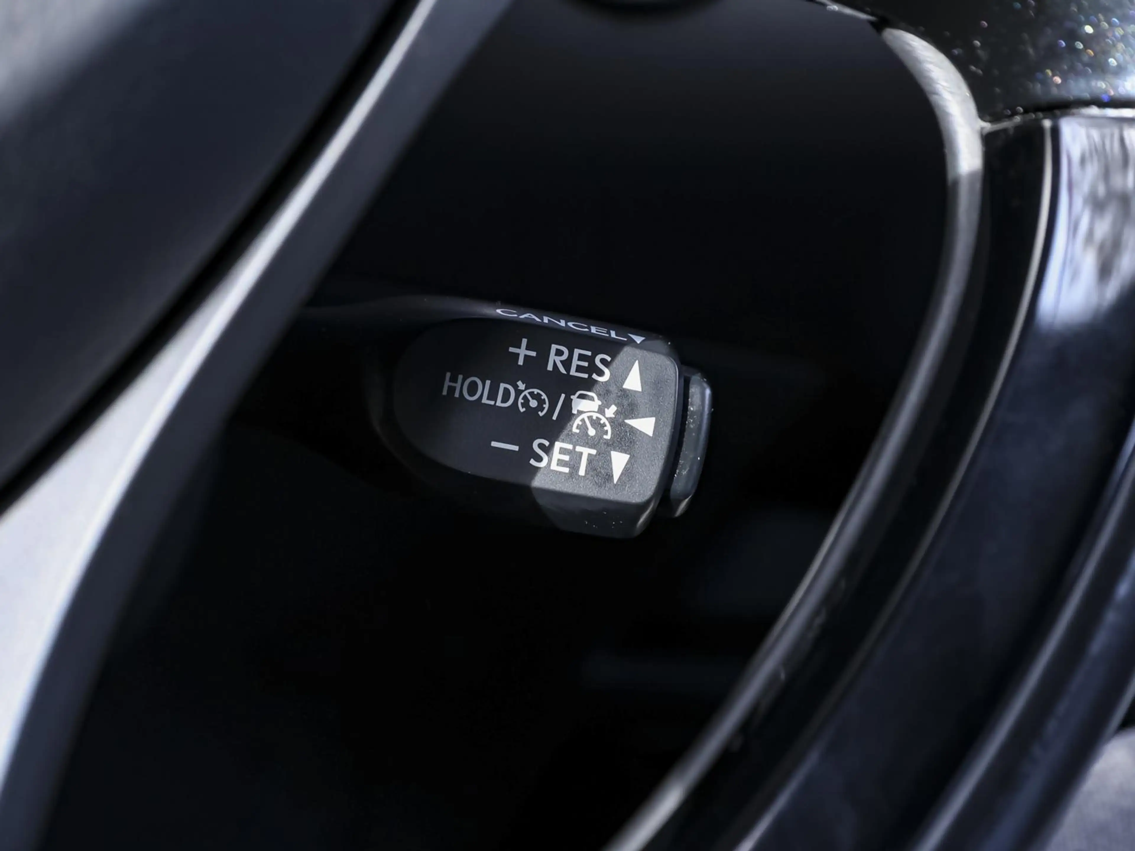 Toyota C-HR 1.8 Hybrid SHZ Kamera KLIMA LM-Felgen BT ZV AUX — photo 11