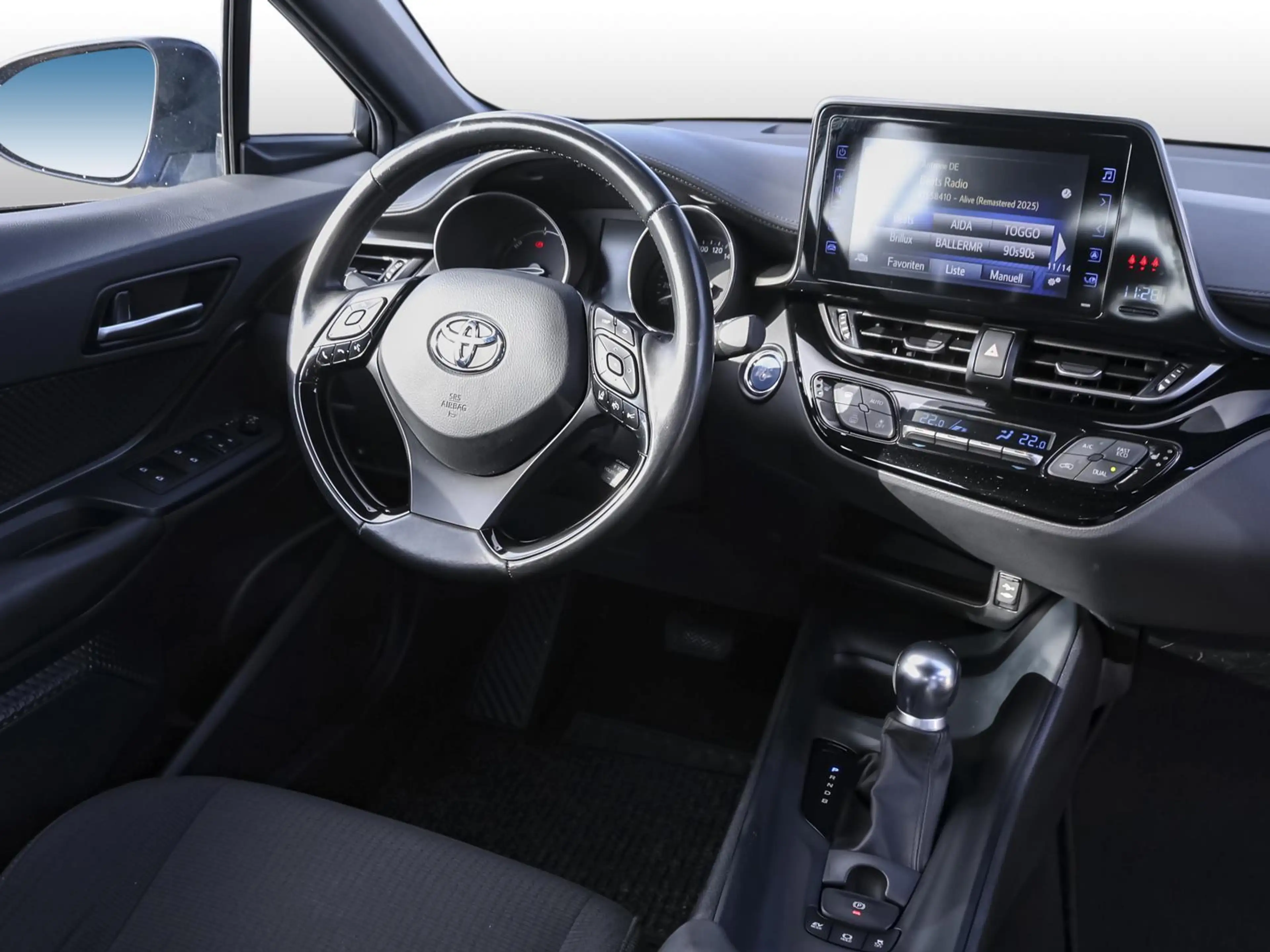 Toyota C-HR 1.8 Hybrid SHZ Kamera KLIMA LM-Felgen BT ZV AUX — photo 5