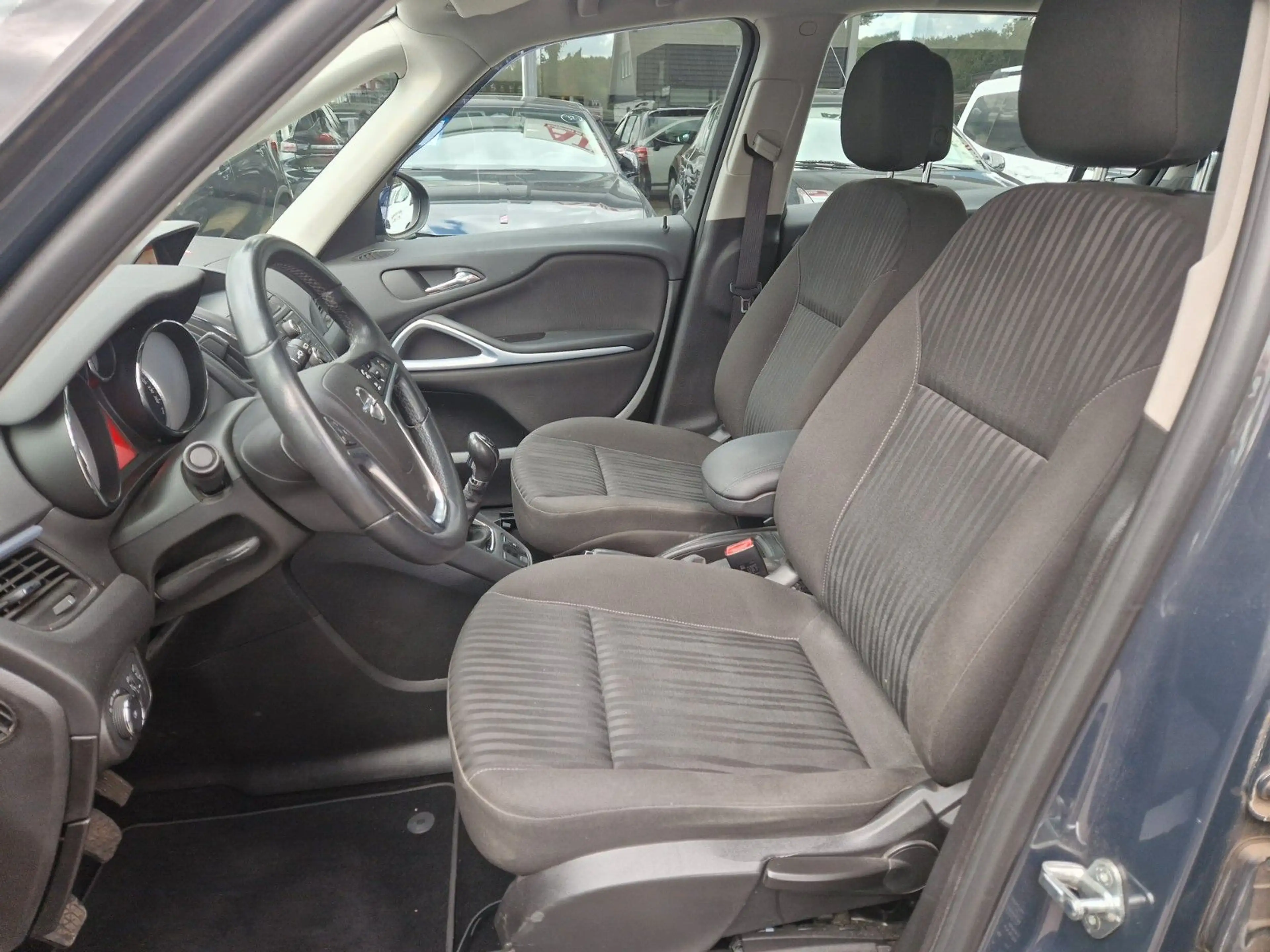 Opel Zafira C Tourer Edition — photo 7