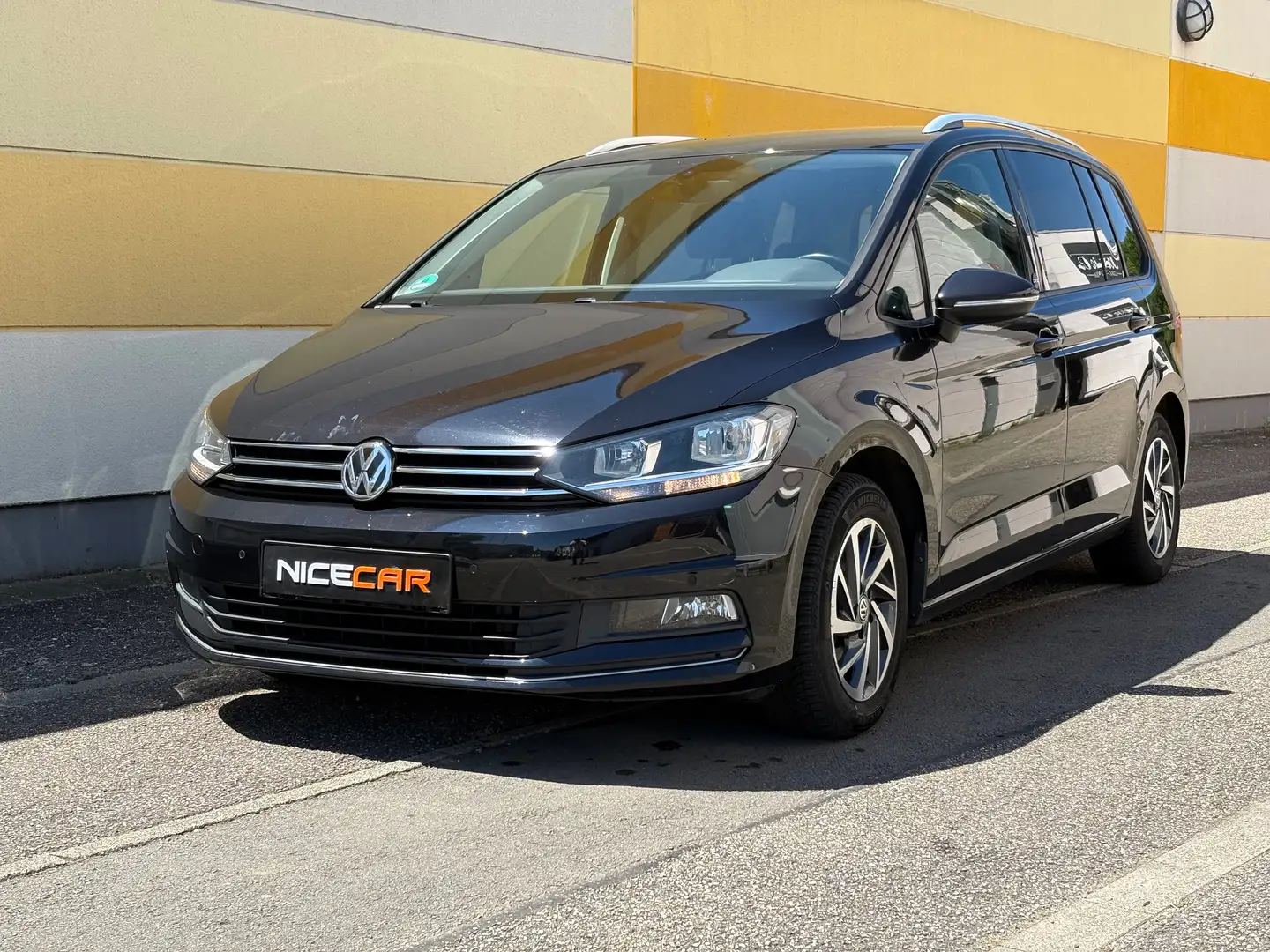 Volkswagen Touran Sound BMT/*DSG*NAVI*COMFORTLINE*MODEL 2018 Schwarz - 1