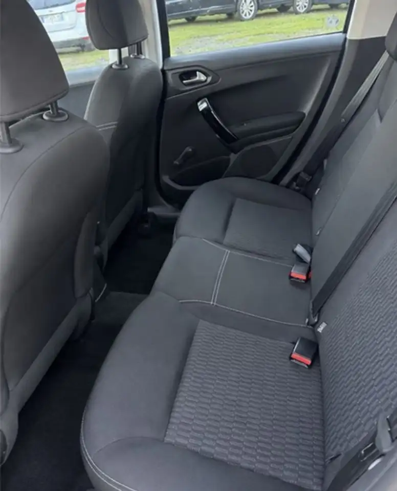 Peugeot 208 208 — photo 8