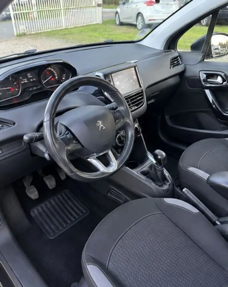 Peugeot 208 208 — photo 5