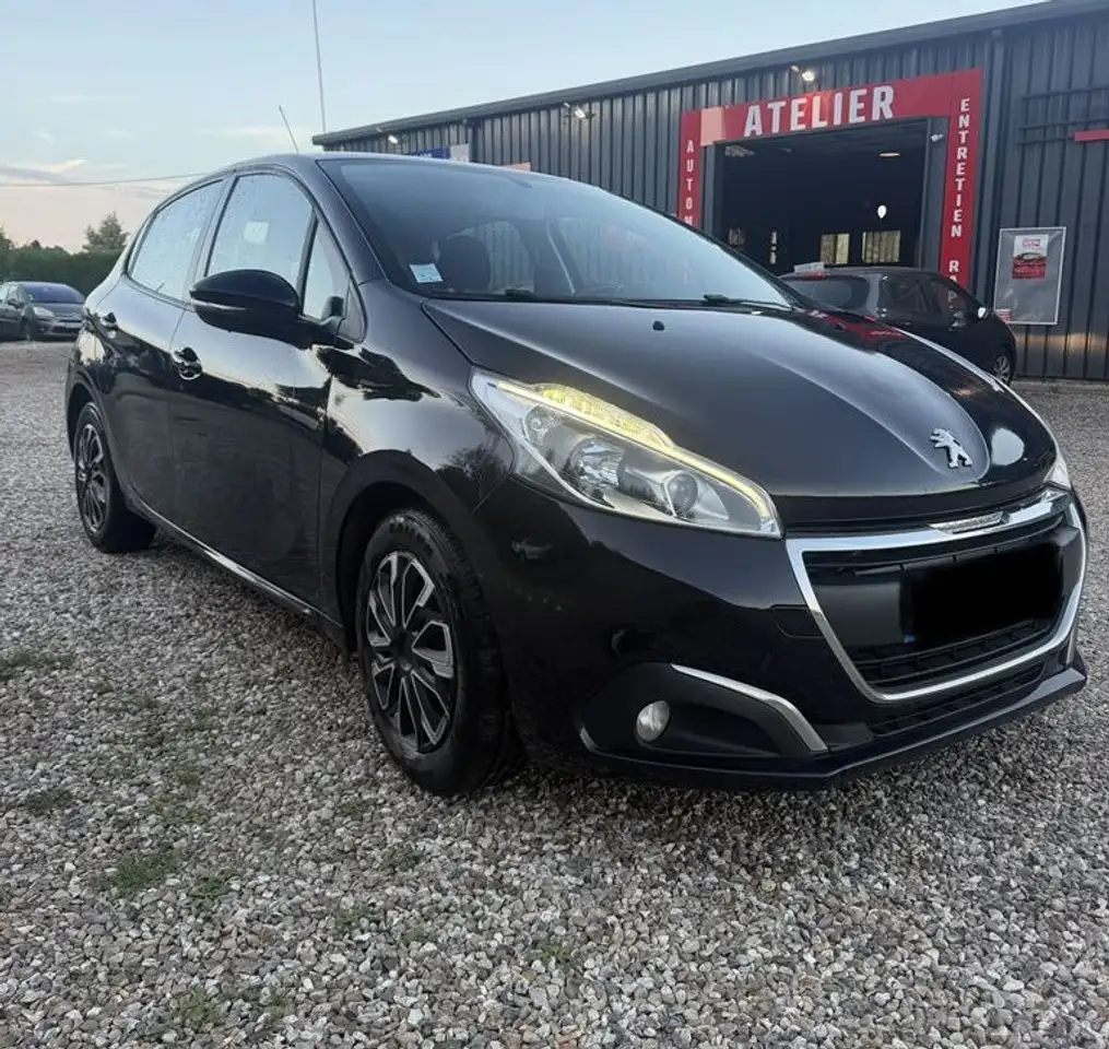 Peugeot 208 208 — photo 2