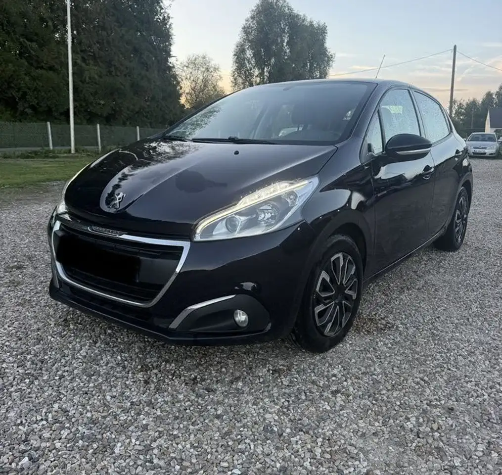 Peugeot 208 208
