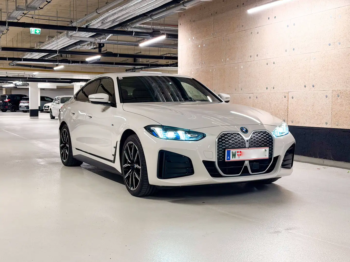 BMW i4 i4 Gran Coupe eDrive35 67,1kWh Weiß - 2