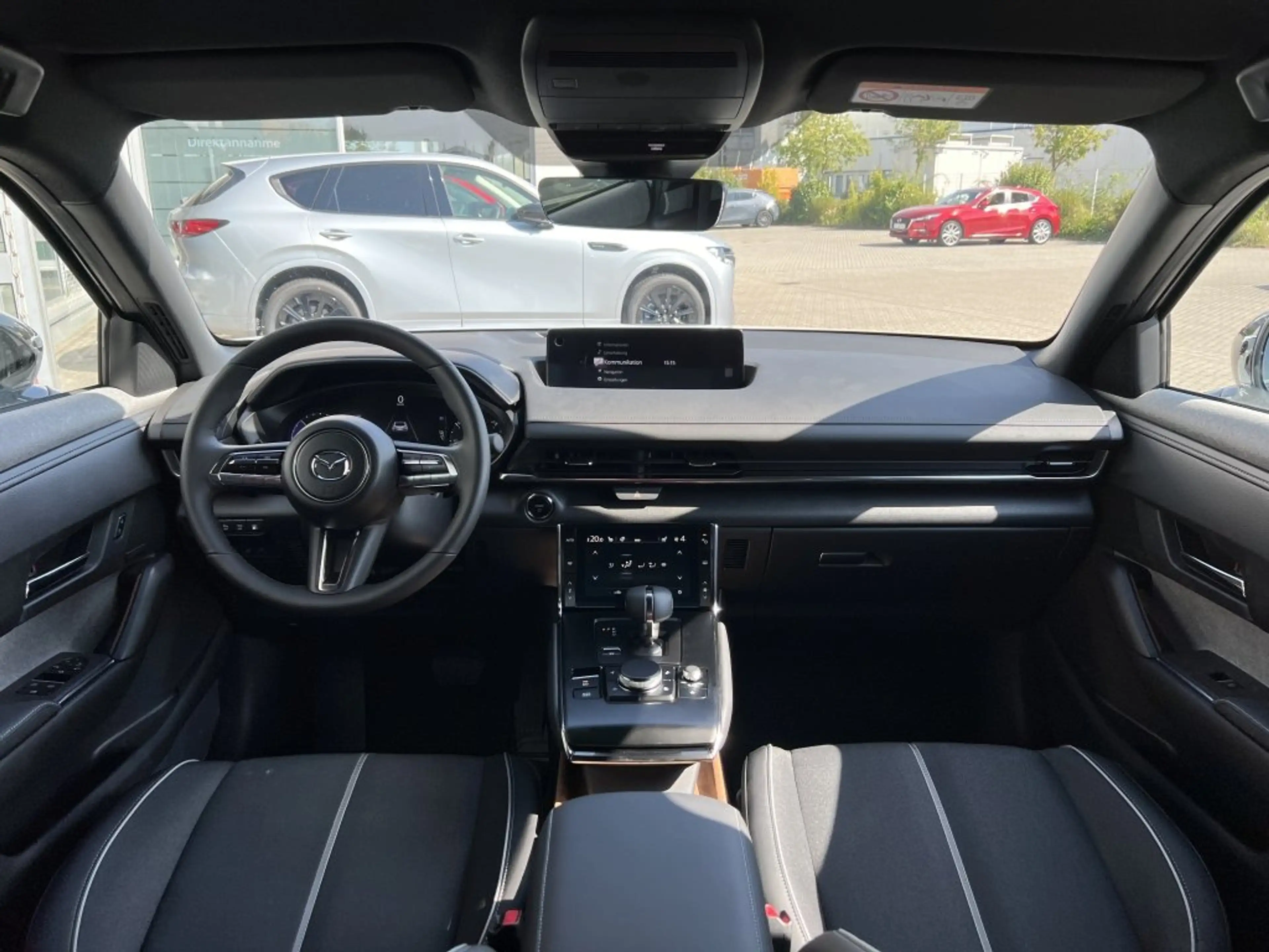 Mazda MX-30 e-SKYACTIV R-EV Makoto Plug-in-Hybrid 360-Monitor — photo 13