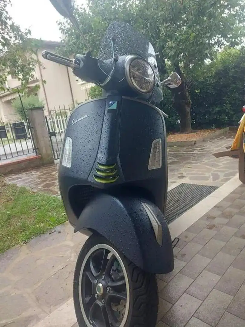 Vespa GTS Super Tech 300 Blu/Azzurro - 2