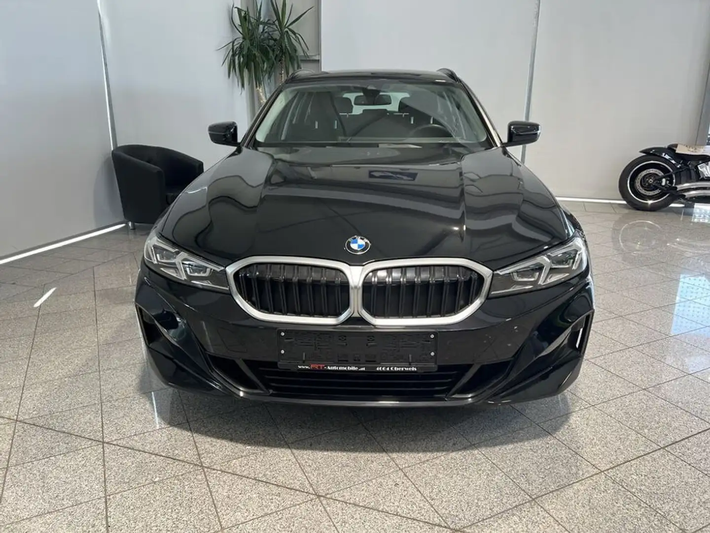 BMW 318 dA touring Schwarz - 2