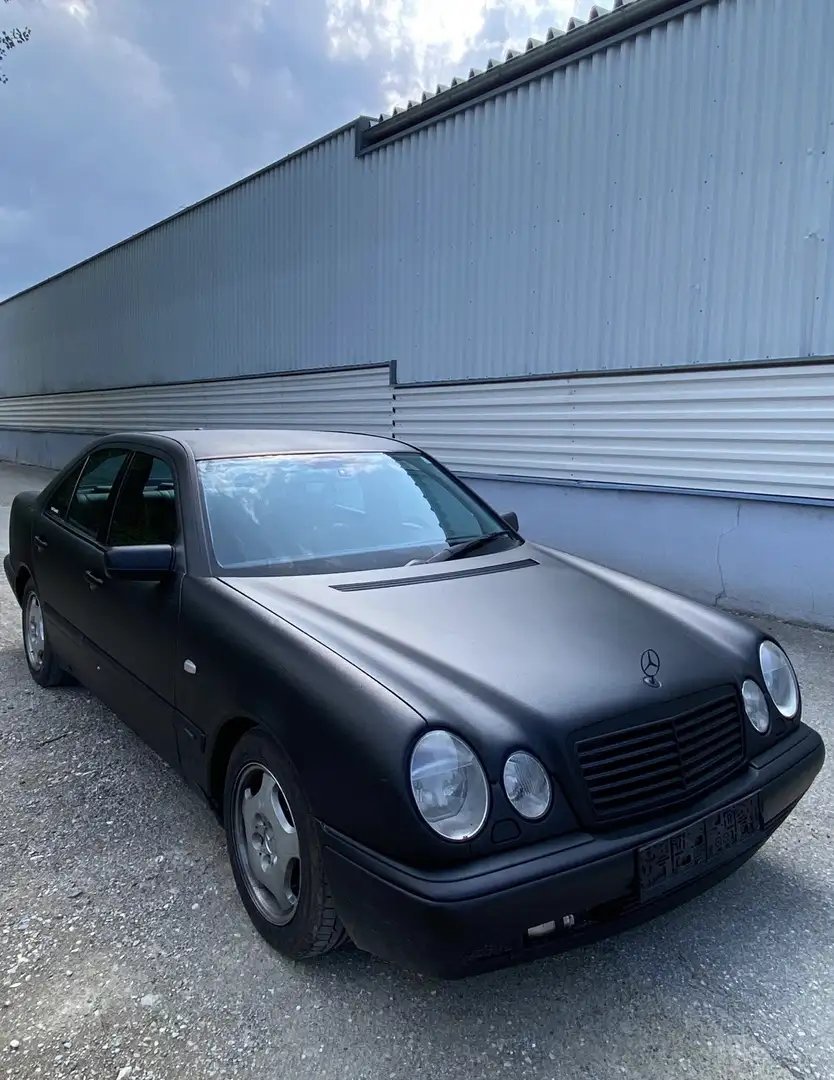 Mercedes-Benz E 300 Avantgarde TD Aut. Turboumbau ohne Pickerl - 1