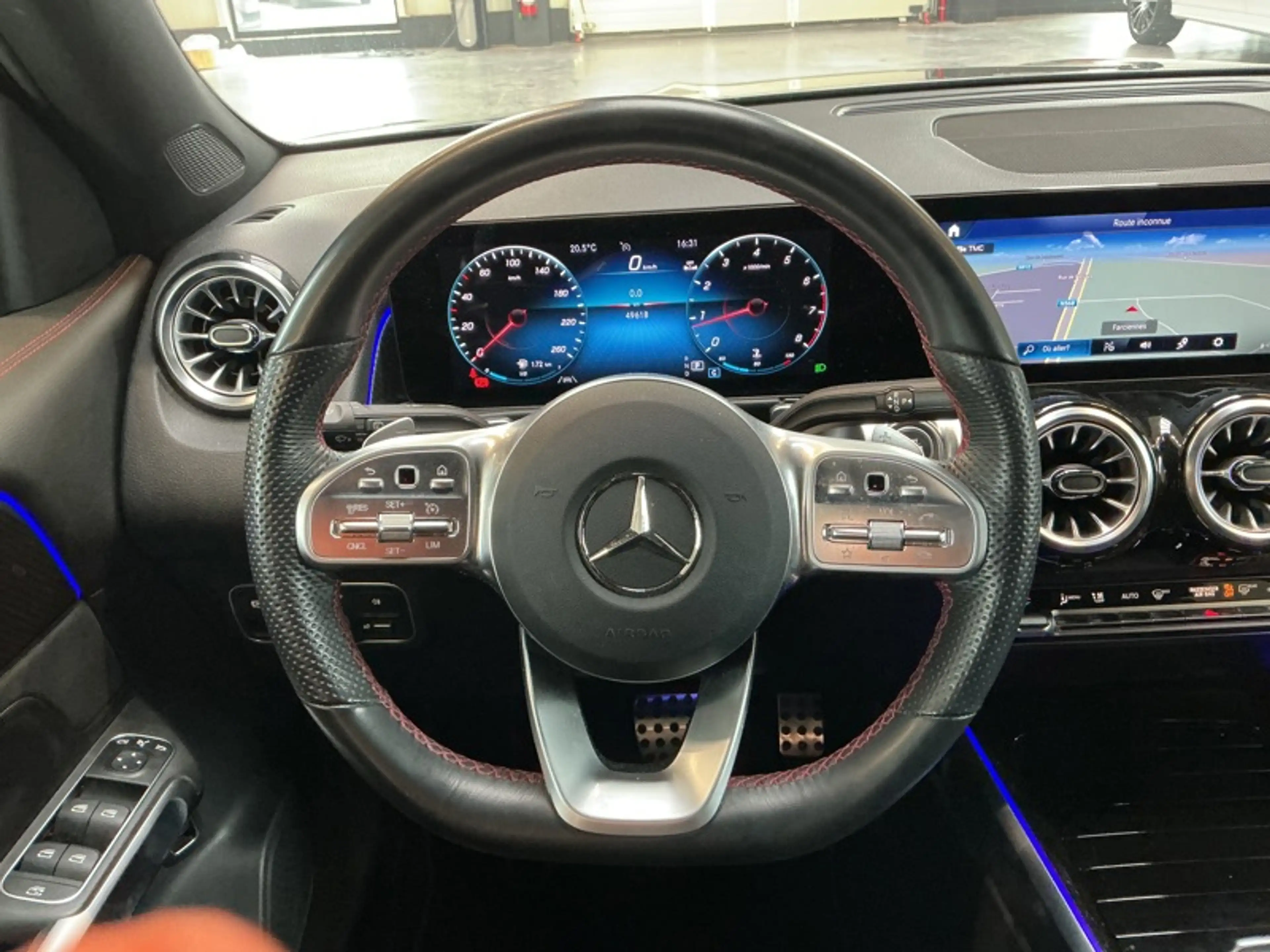 Mercedes-Benz GLB 200 AMG Pack Night — photo 3