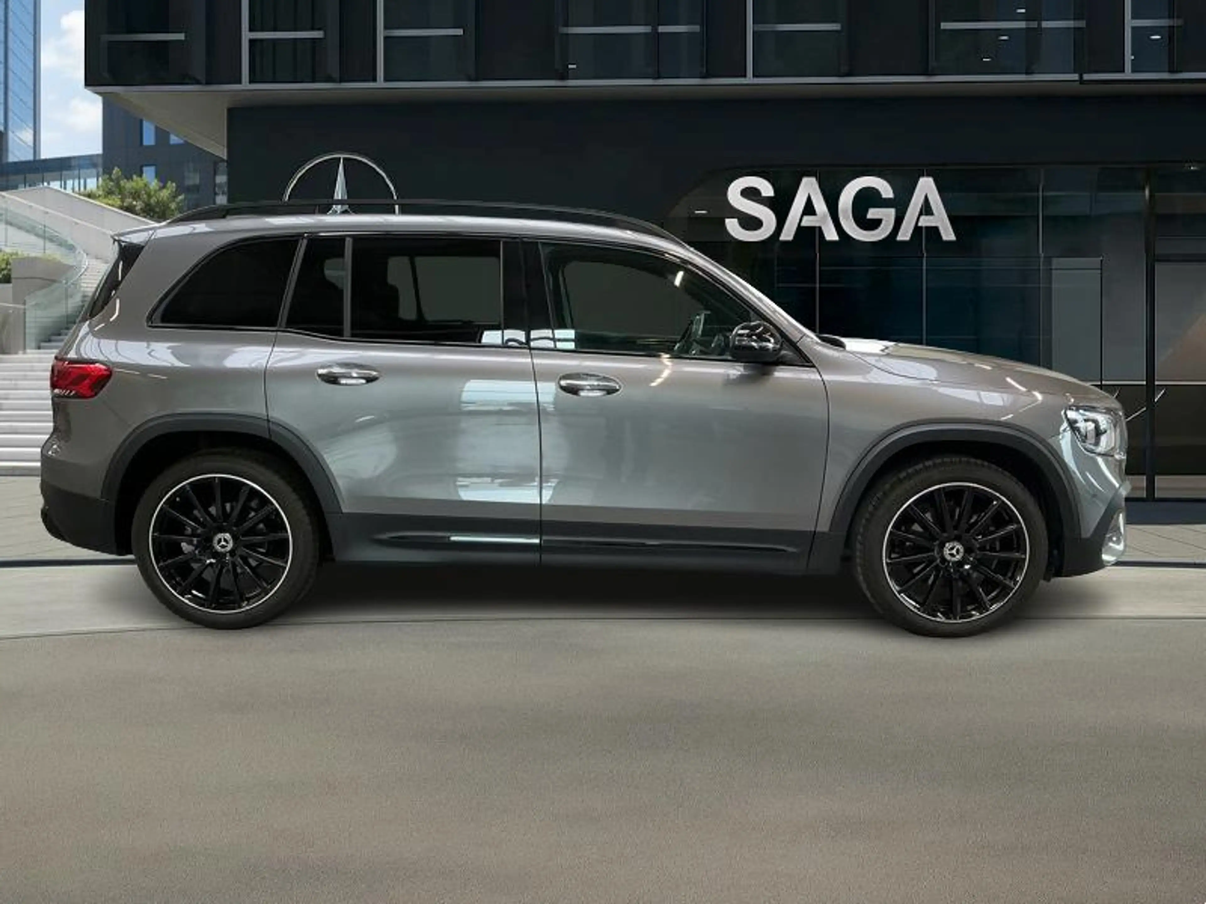 Mercedes-Benz GLB 200 AMG Pack Night — photo 4