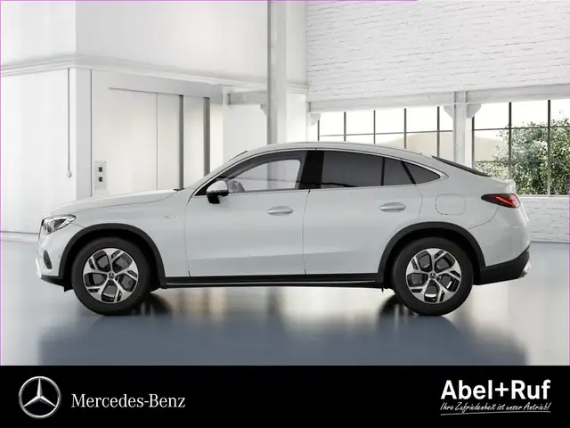 Mercedes-Benz GLC view 3