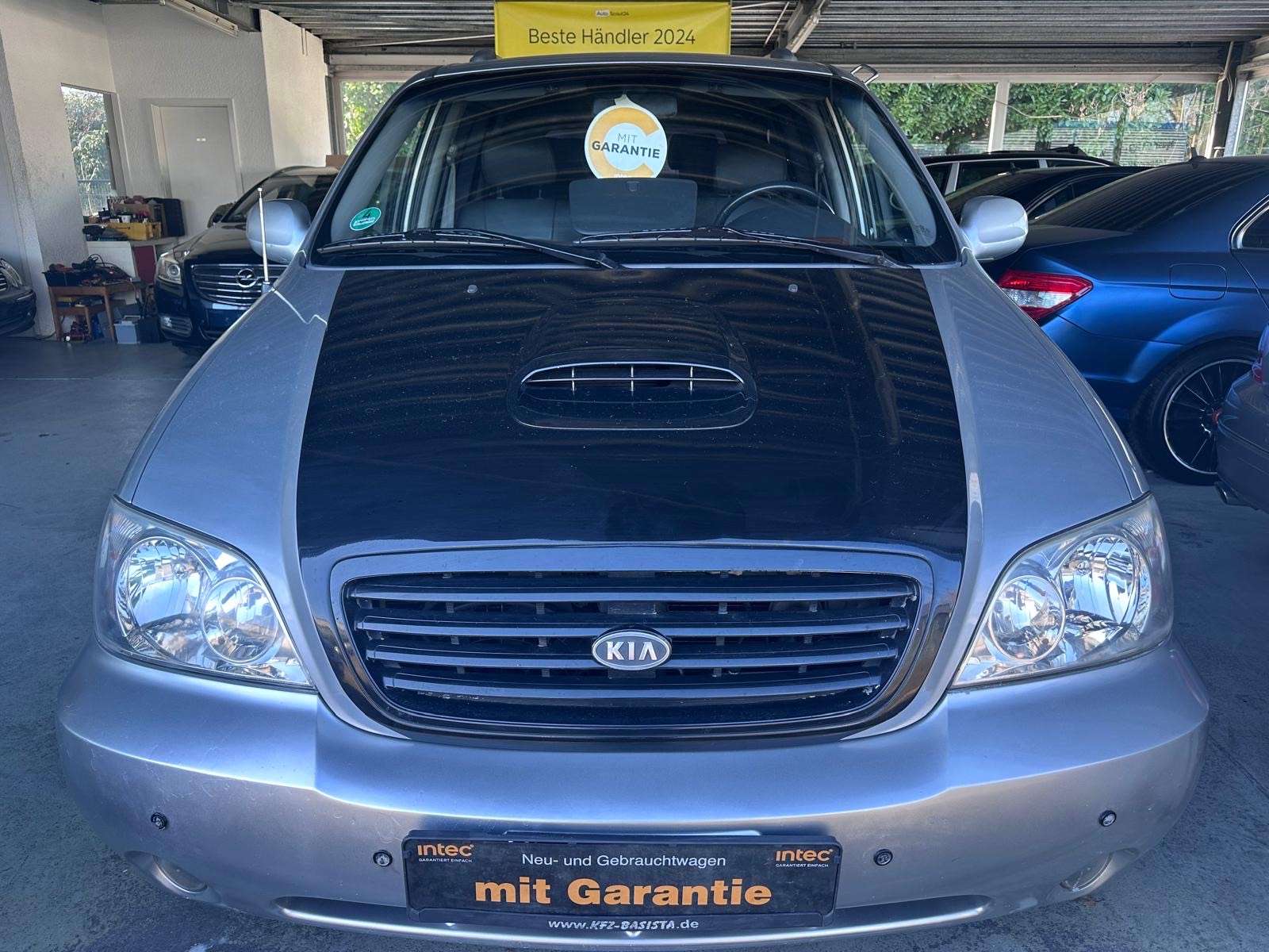 Second hand Kia Carnival 