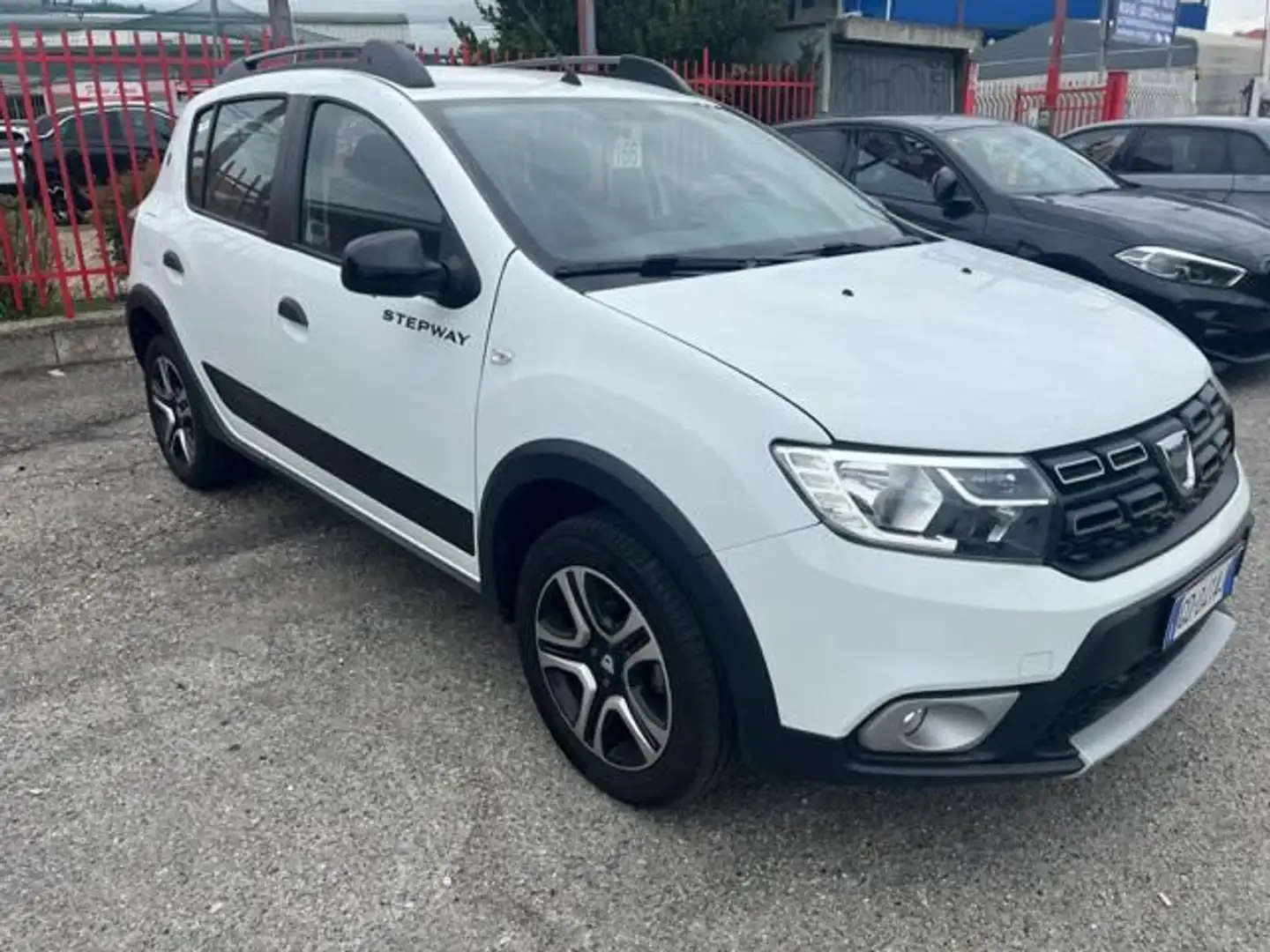 Dacia Sandero Stepway 1.0 TCe 100CV ECO-G 15th Anniversary Bianco - 1