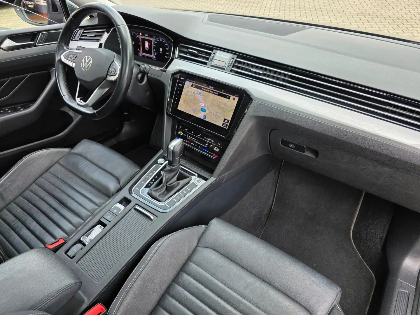 Volkswagen Passat Variant Passat 2.0 TDI Variant Business Leder/Navi/Pano Grau - 2