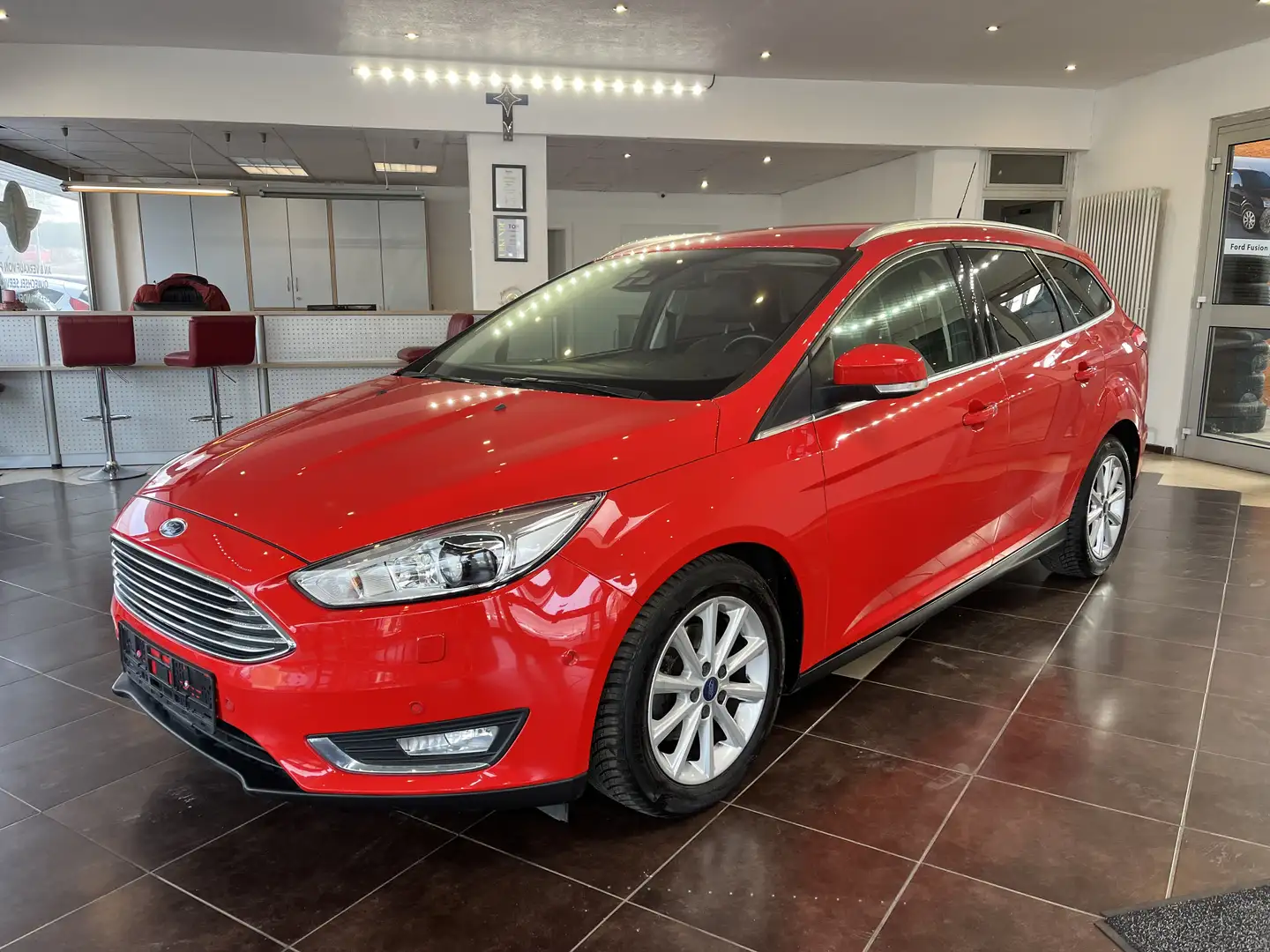 Ford Focus Titanium*NAVI*SHZ*Automatik*RFK*TPM Rot - 1