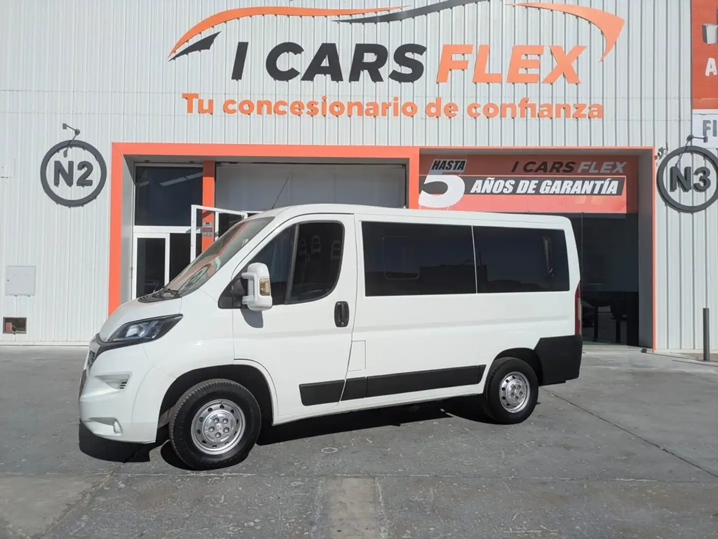 Peugeot Boxer Combi 5/9 Pl. 330 L1H1 BlueHDi 96KW(130) Wit - 1