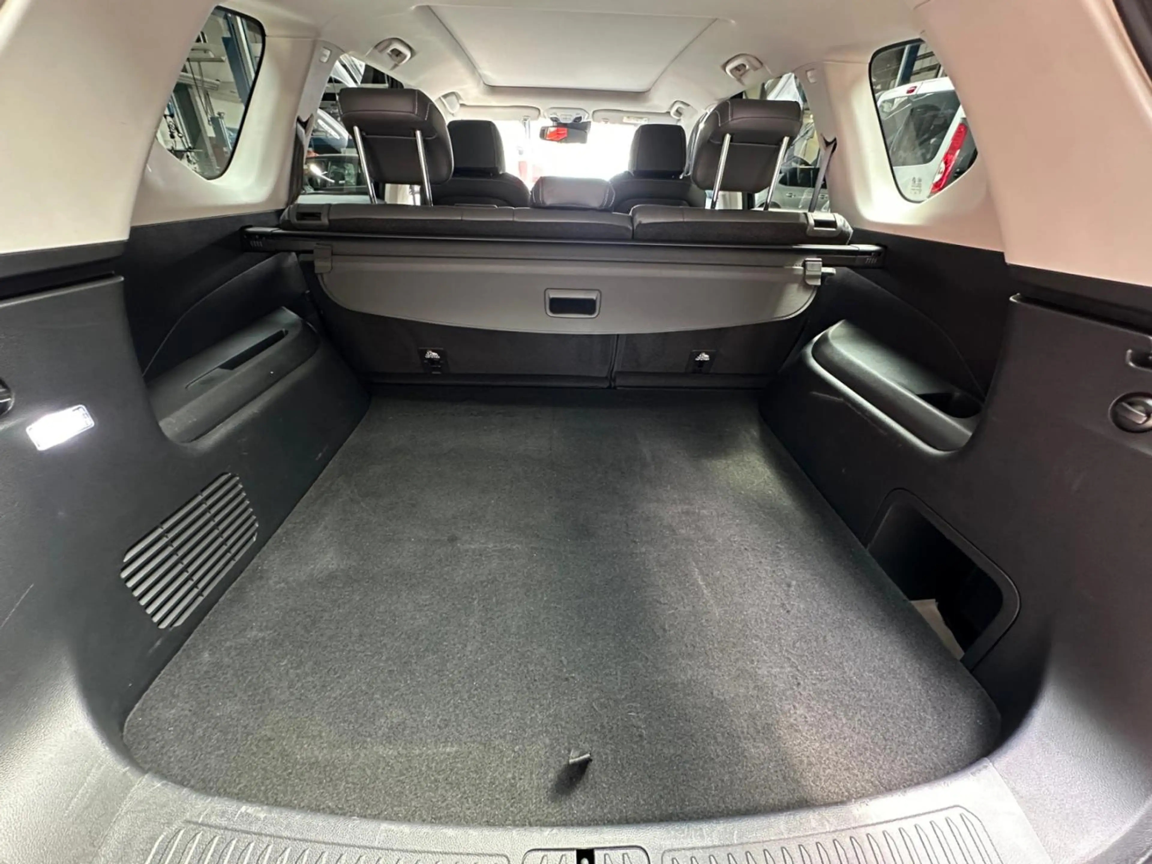 Maxus Euniq 6 ELECTRIC 70KWH — photo 6