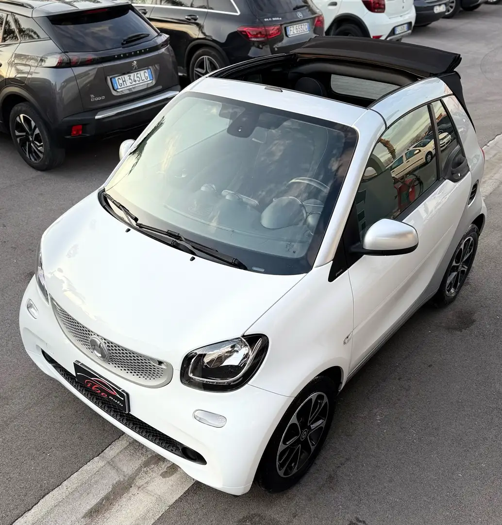 smart forTwo Cabrio 1.0 Passion 71cv twinamic Blanc - 2