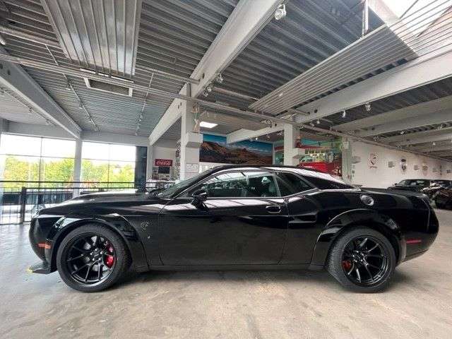Imagine Dodge Challenger Hellcat Redeye Jailbreak