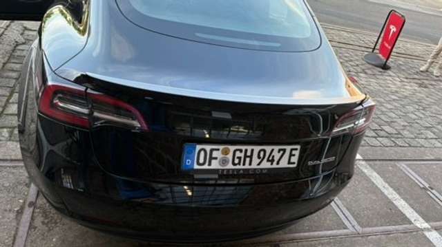 Imagine Tesla Model 3 Allradantrieb Dual Motor Performance