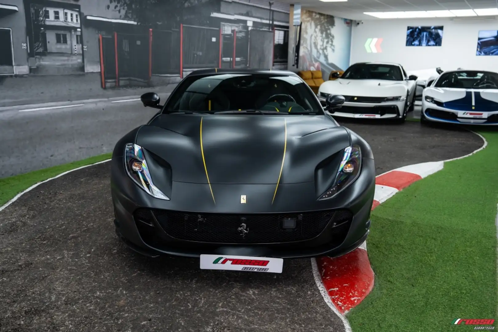 Ferrari 812 Superfast Negro - 2