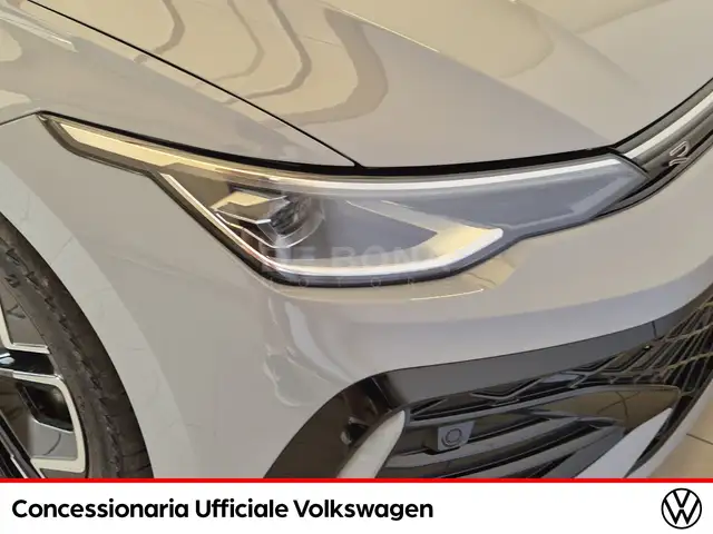 Volkswagen Golf view 21