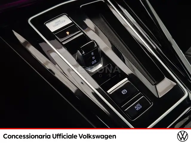 Volkswagen Golf view 14