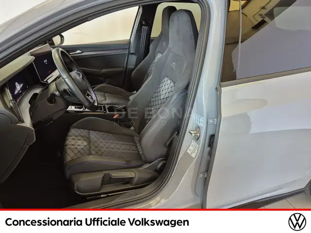 Volkswagen Golf view 6