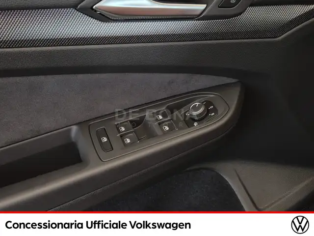 Volkswagen Golf view 18