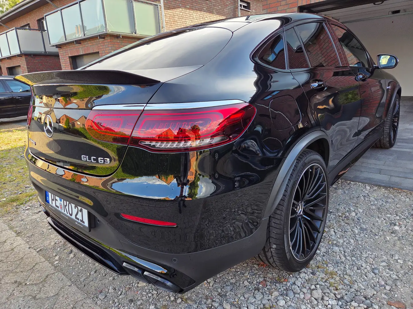 Mercedes-Benz GLC 63 AMG AMG GLC Coupe 63 4Matic+ AMG Speedshift MCT 9G Černá - 2