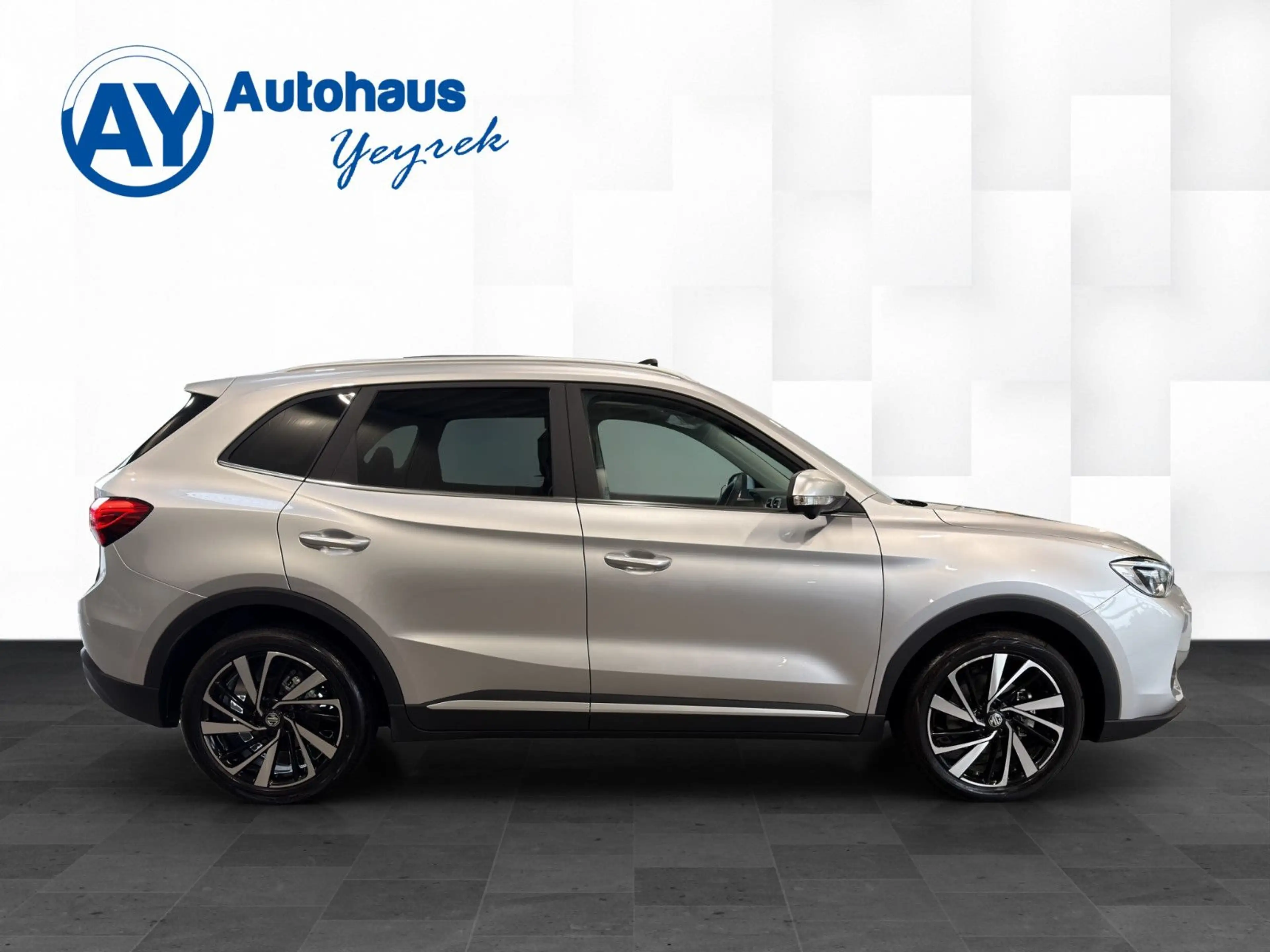 MG ZS 1.5 Hybrid+ Luxury *PANORAMA*360°*LED*SHZ* — photo 4