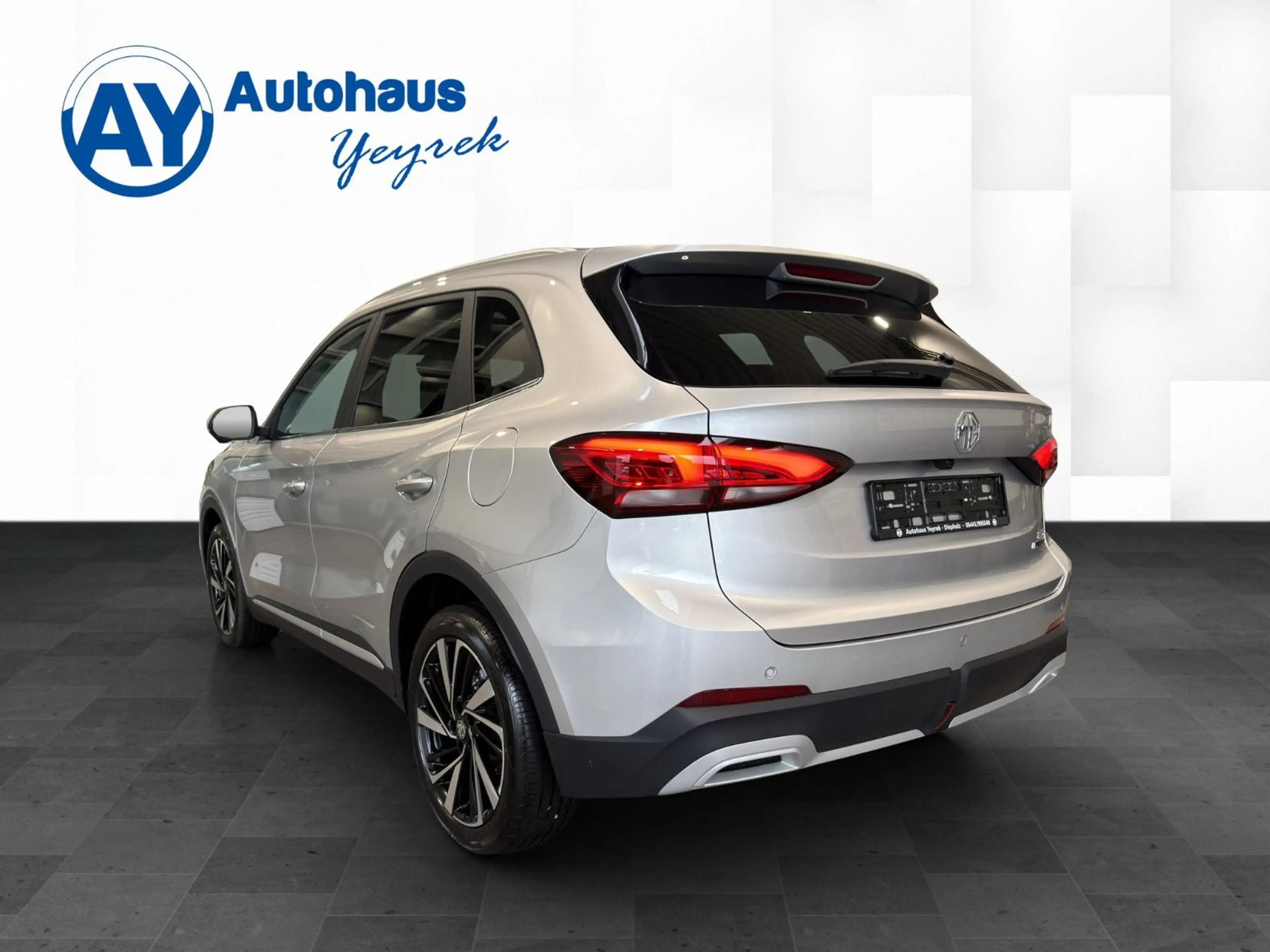 MG ZS 1.5 Hybrid+ Luxury *PANORAMA*360°*LED*SHZ* — photo 7