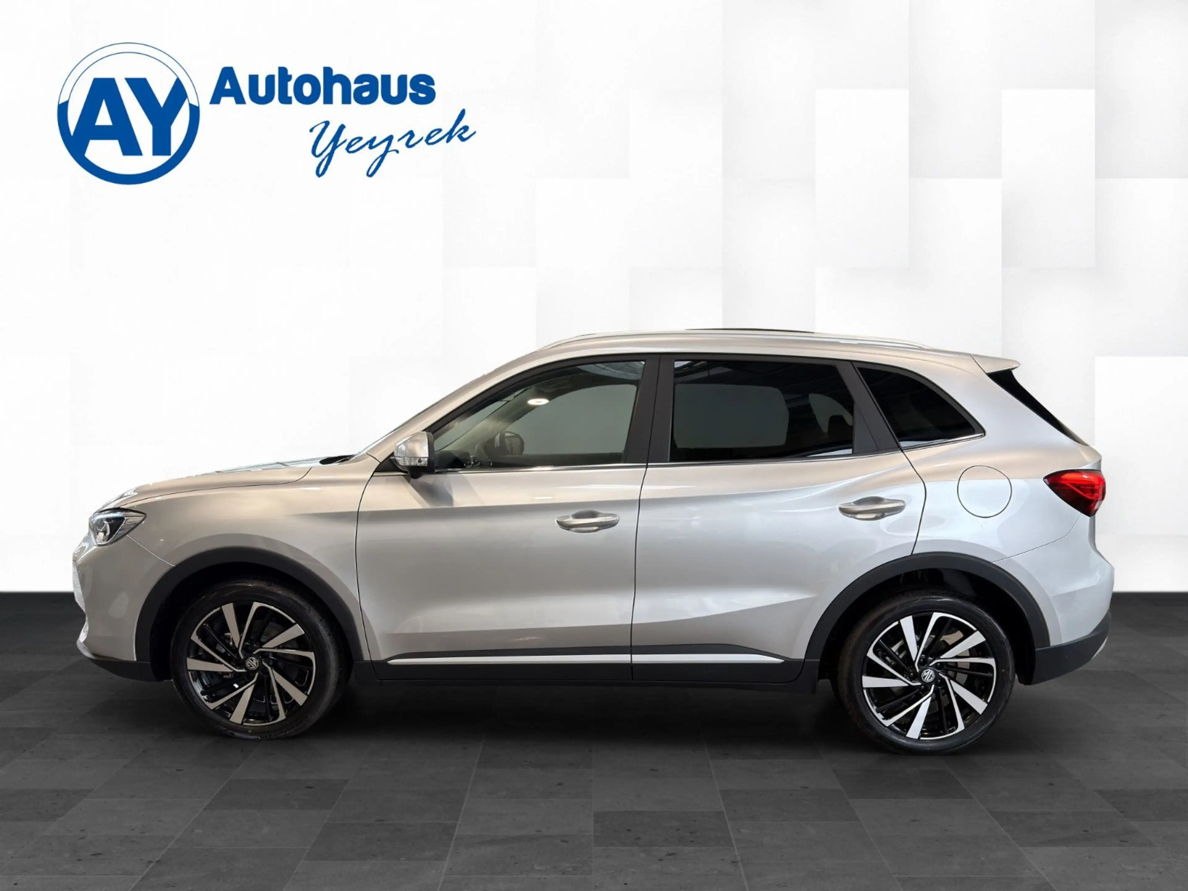 MG ZS 1.5 Hybrid+ Luxury *PANORAMA*360°*LED*SHZ* — photo 8
