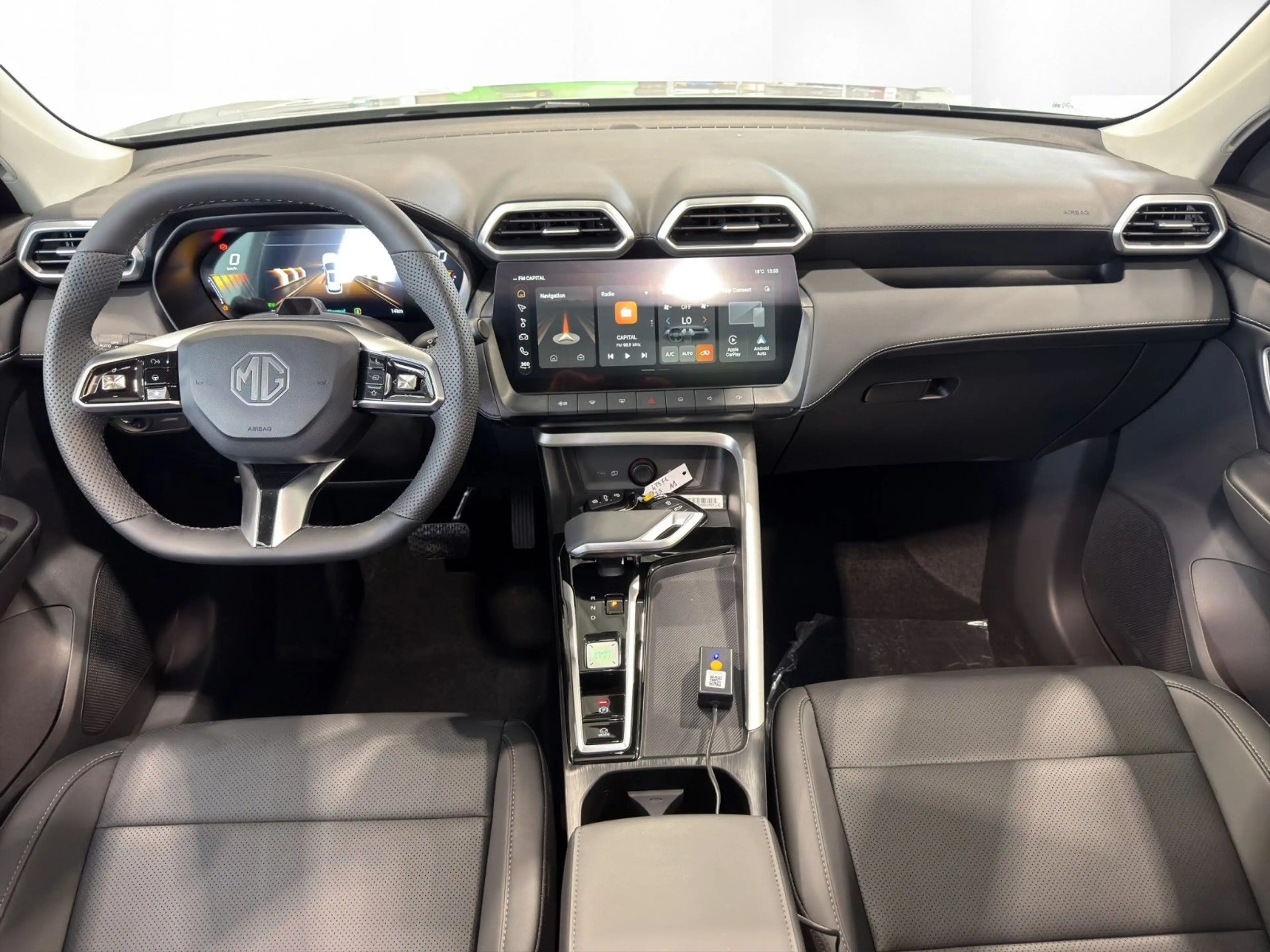 MG ZS 1.5 Hybrid+ Luxury *PANORAMA*360°*LED*SHZ* — photo 13
