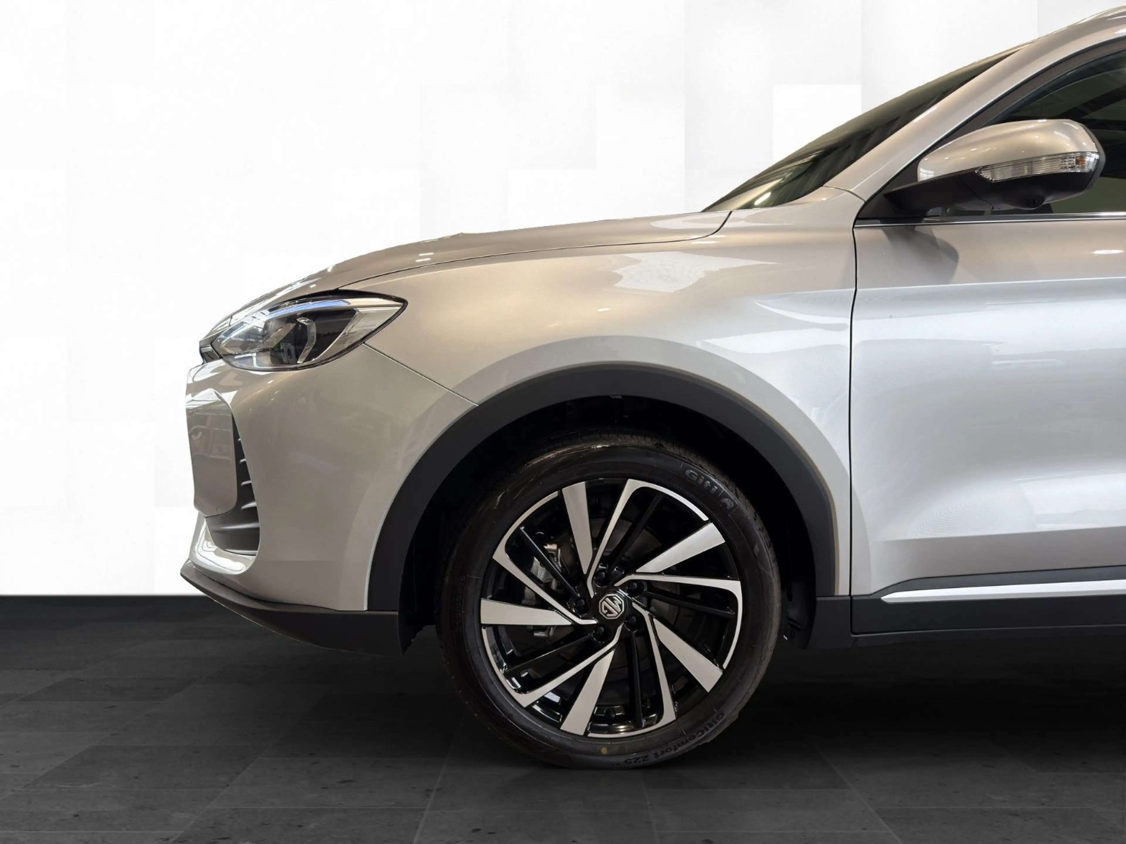 MG ZS 1.5 Hybrid+ Luxury *PANORAMA*360°*LED*SHZ* — photo 9
