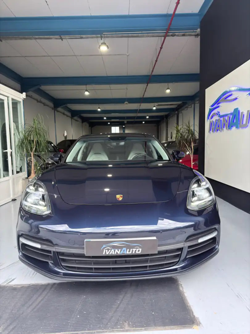 Porsche Panamera 4 e-Hybrid 10 Years Edition Bleu - 2