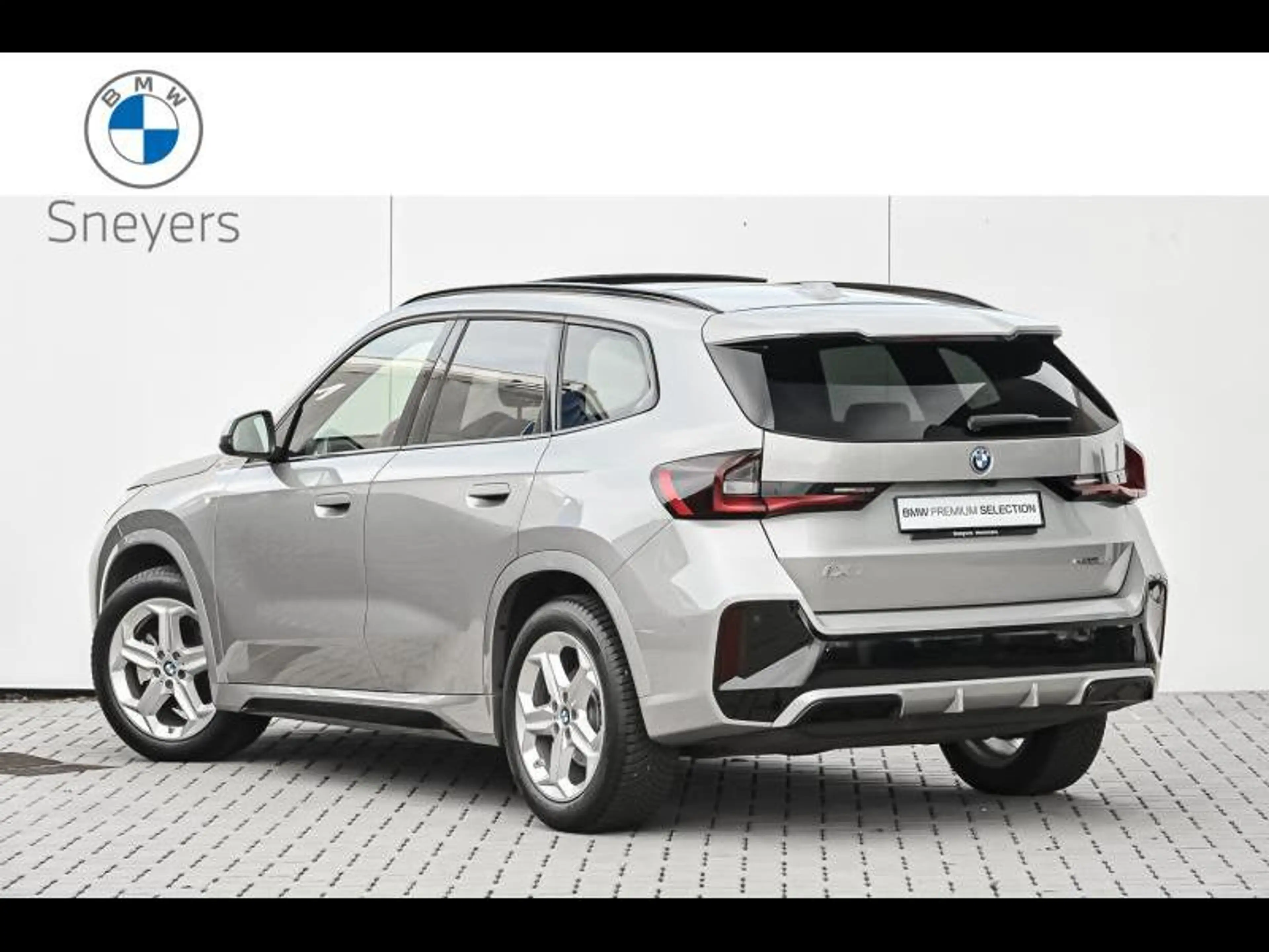 BMW iX1 eDrive20 — photo 5