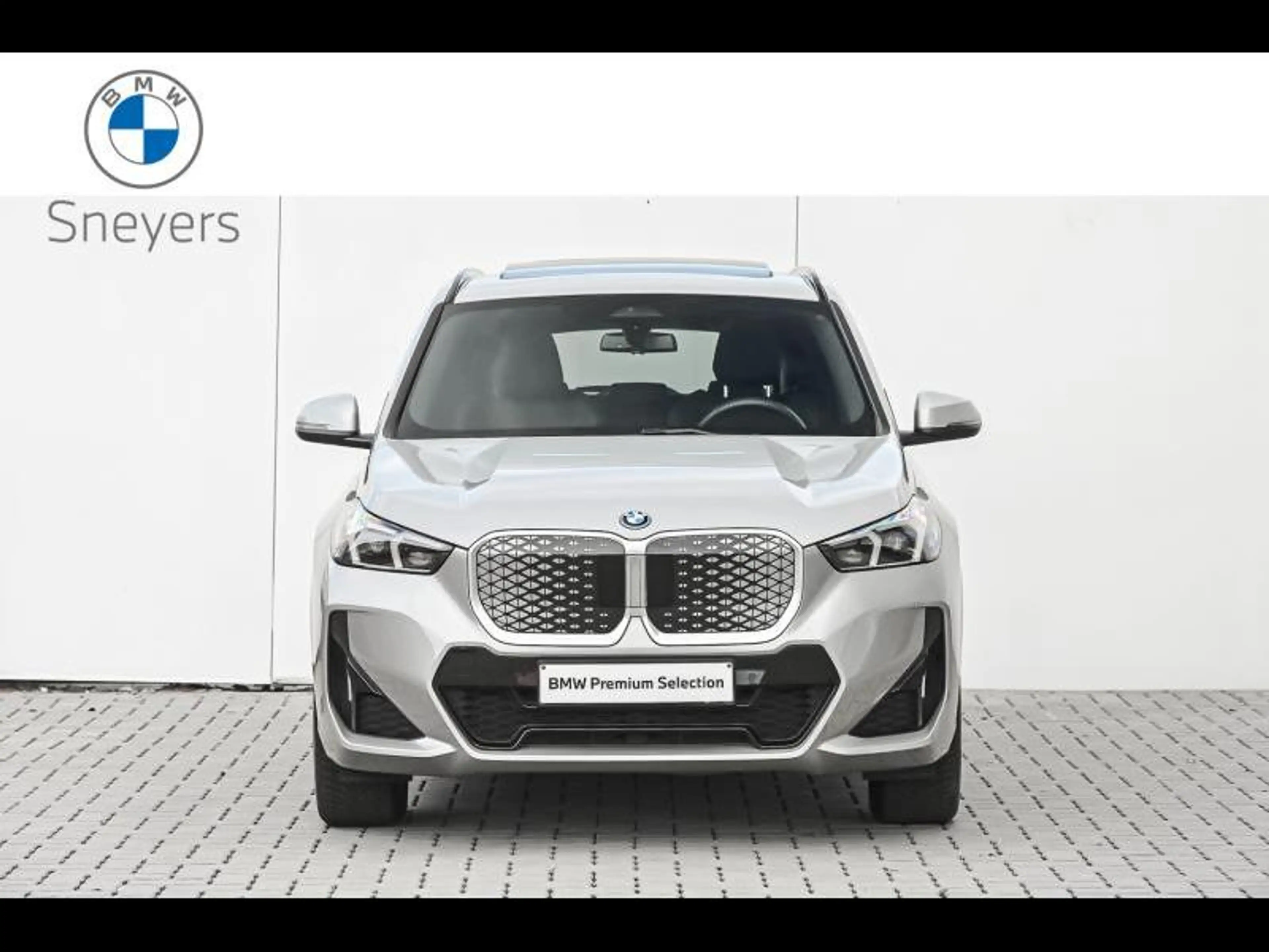 BMW iX1 eDrive20 — photo 2