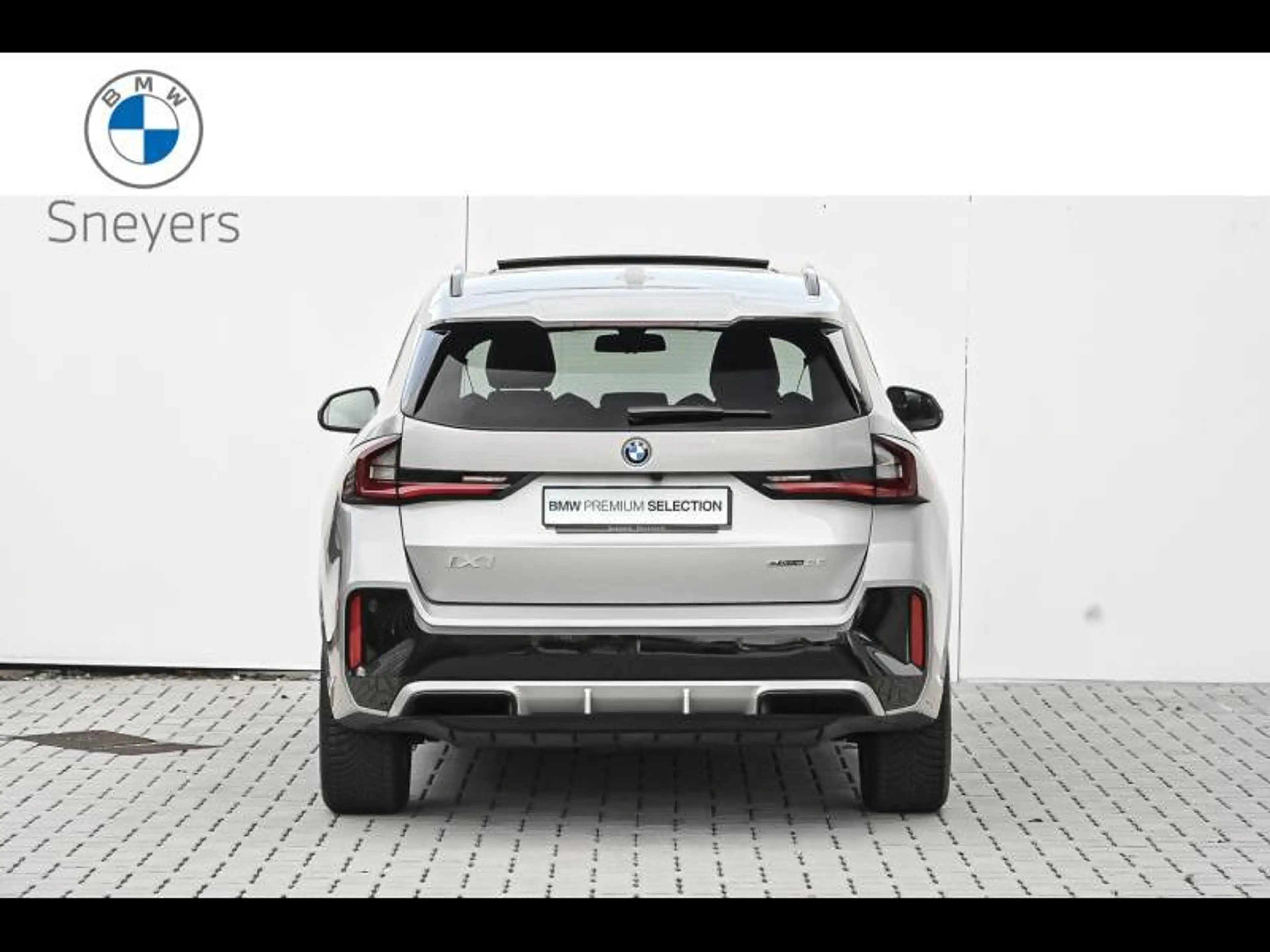 BMW iX1 eDrive20 — photo 4