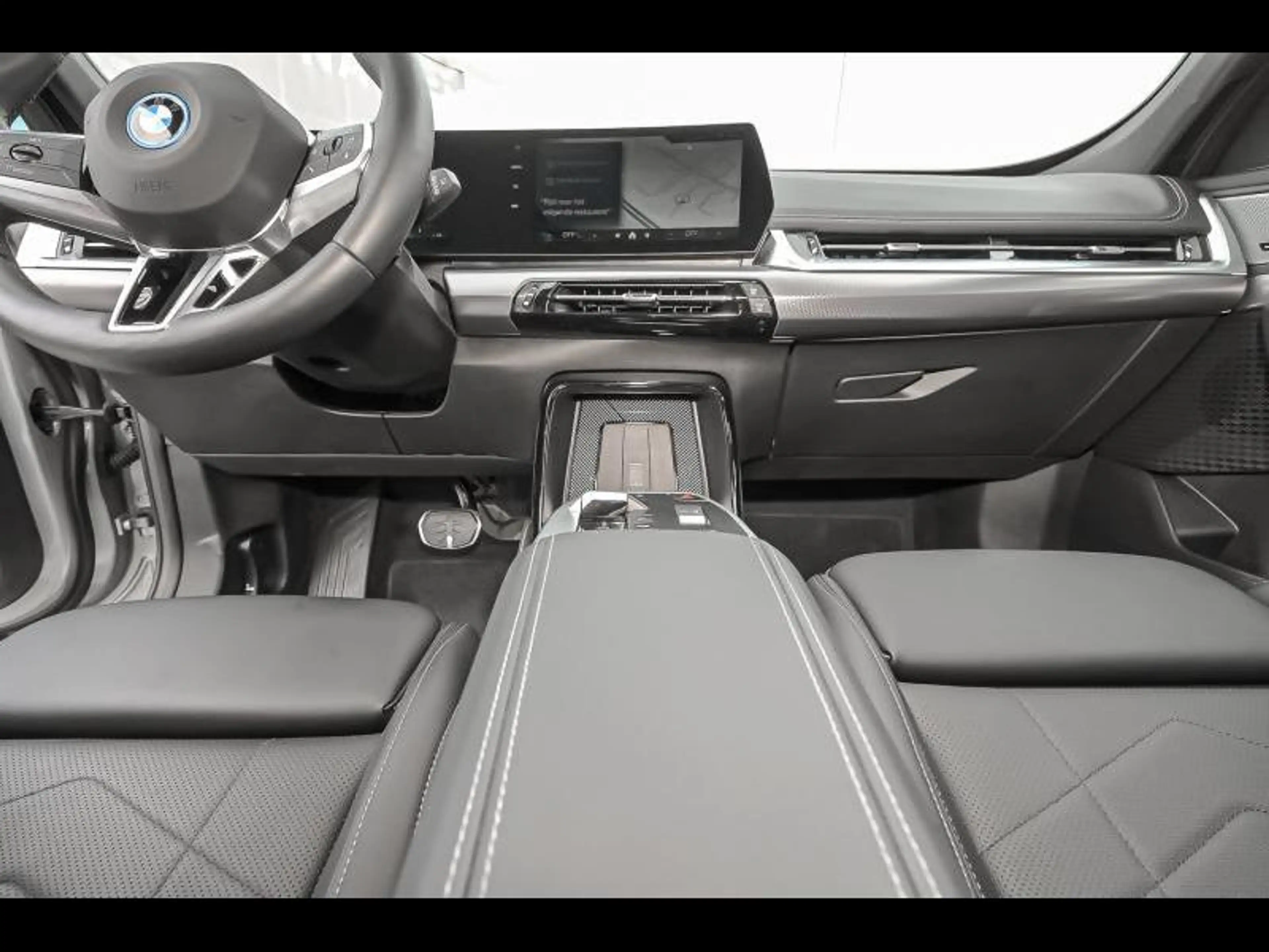 BMW iX1 eDrive20 — photo 7