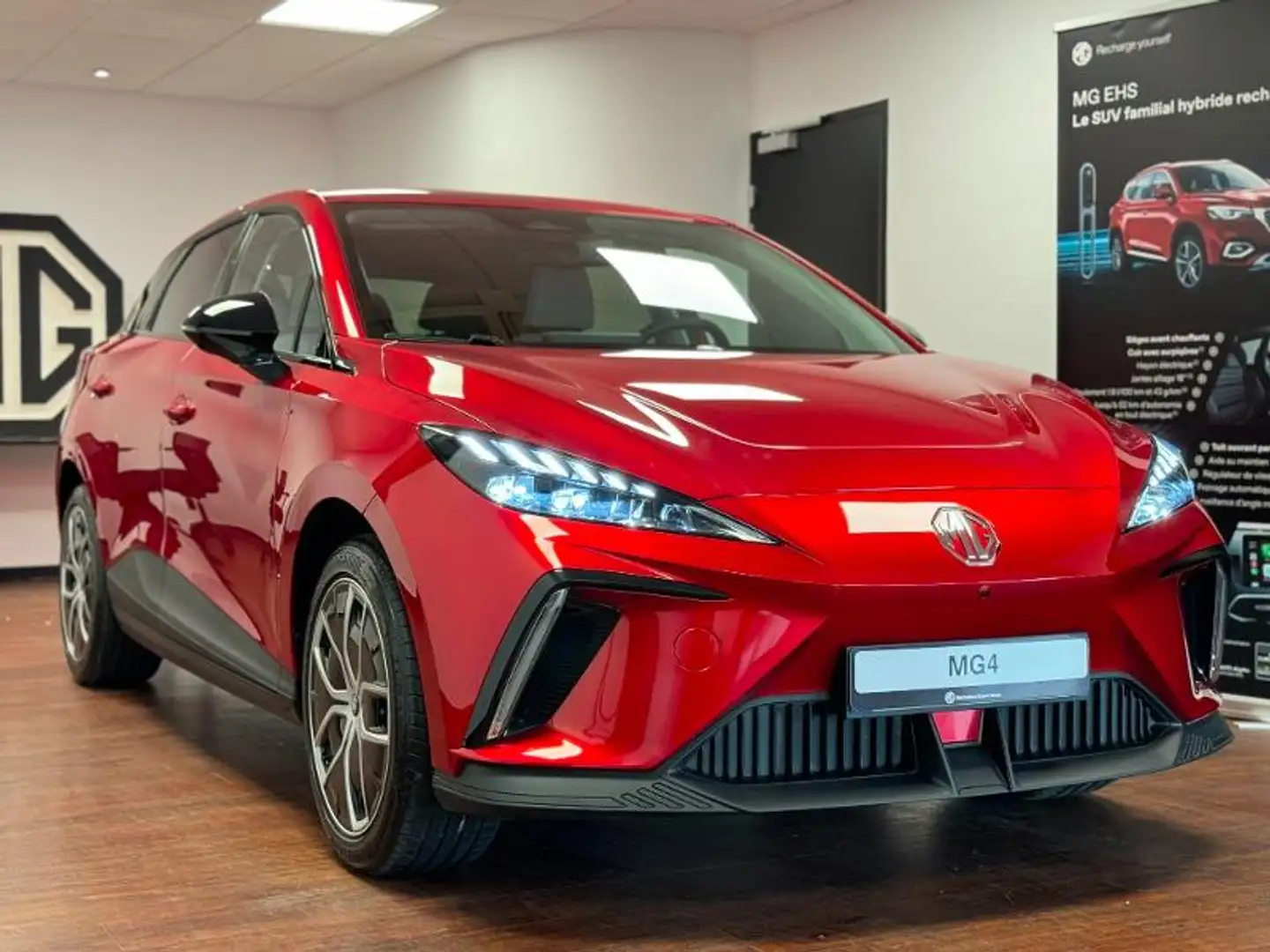 MG MG4 EV 204ch - 64kWh Luxury MY23 Rouge - 2